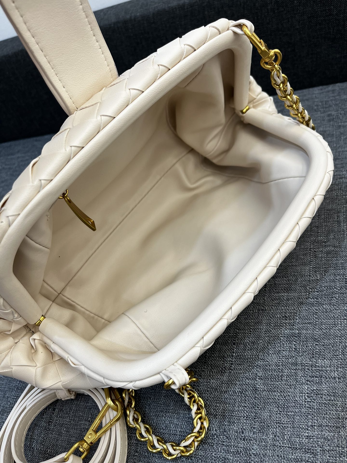 B Design Classic Bag