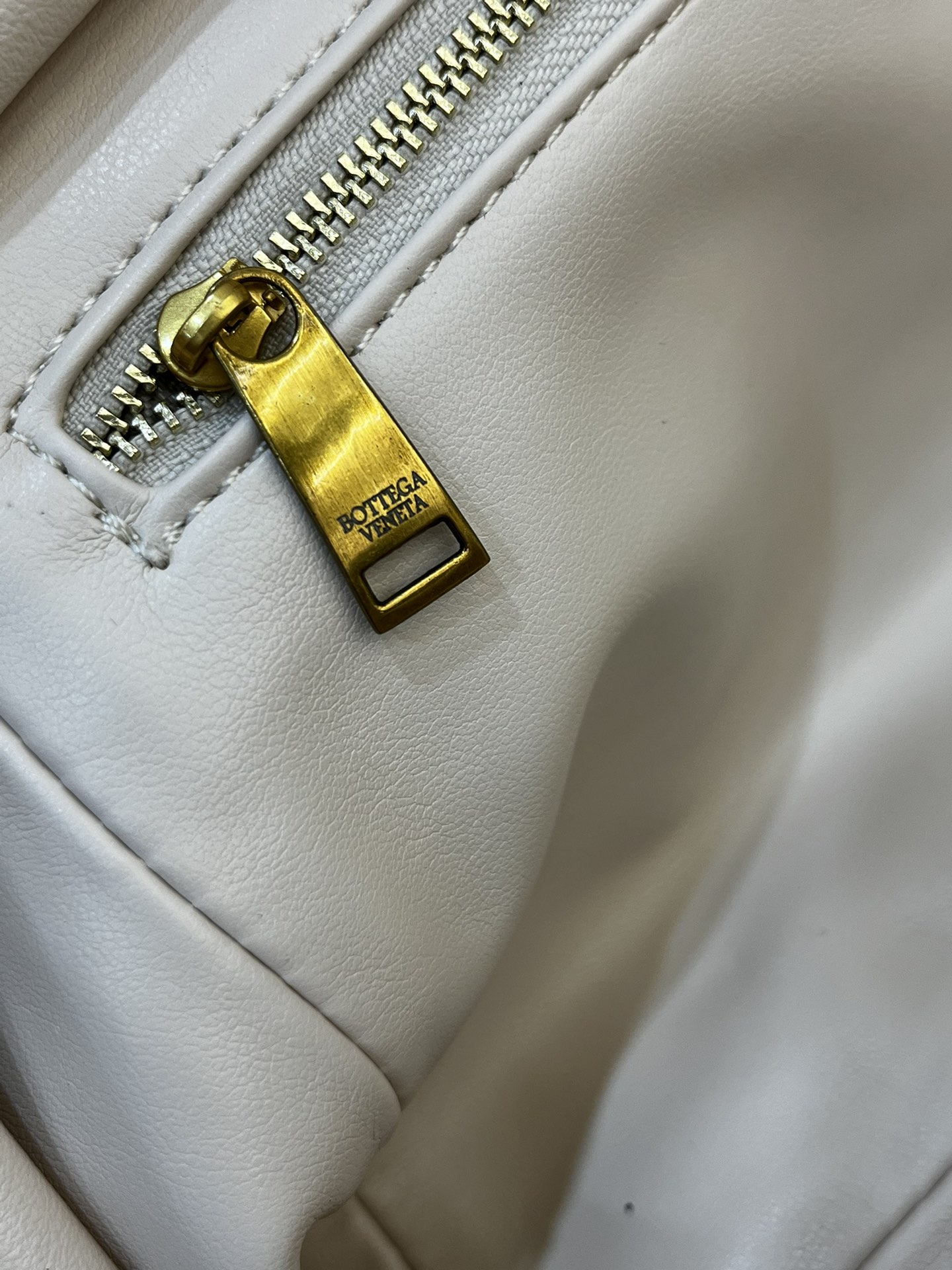 B Design Classic Bag