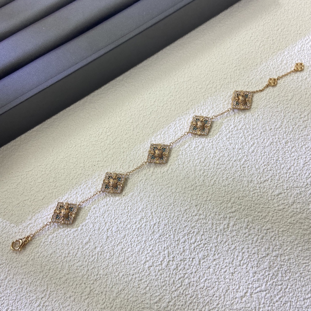 B Arrival Sky Colored Flower Mother-of-Pearl Bracelet with Diamonds