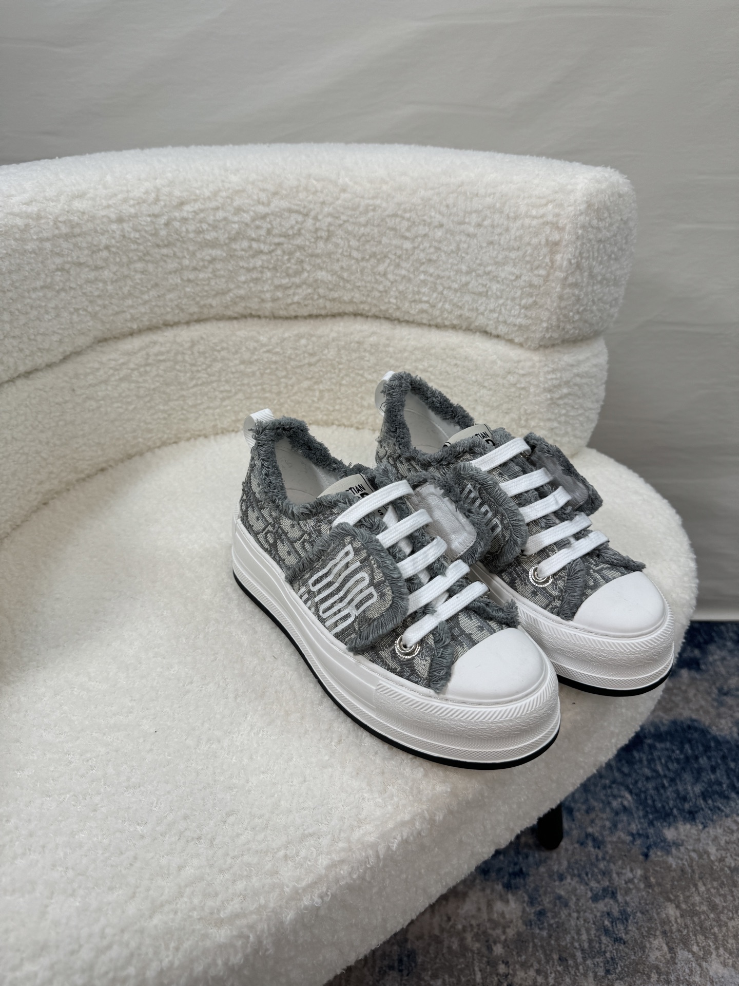 D design 2025 new tassel thick-soled sneakers