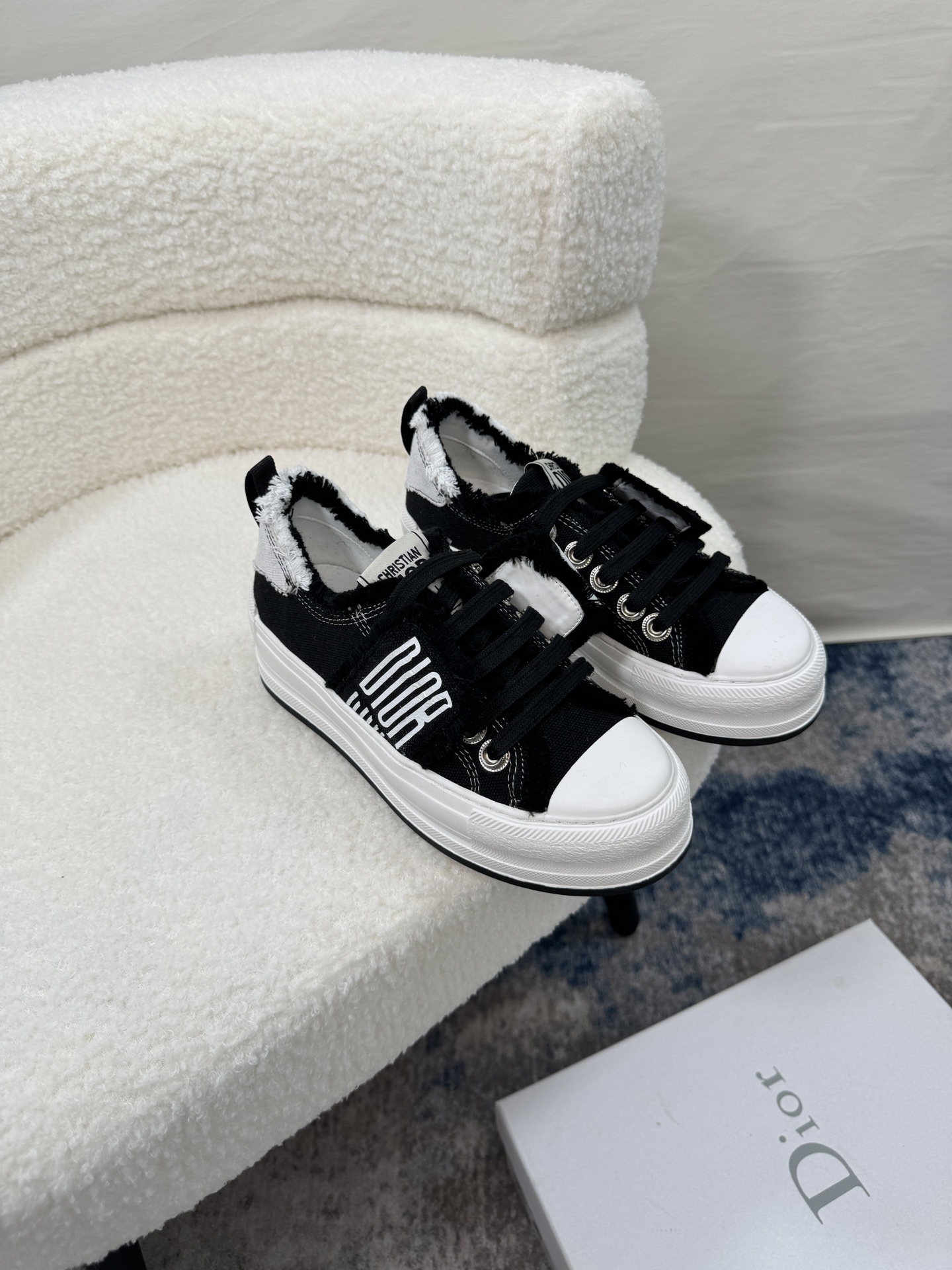 D design 2025 new tassel thick-soled sneakers