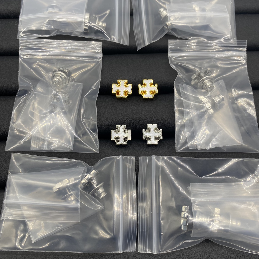 T design classic earrings