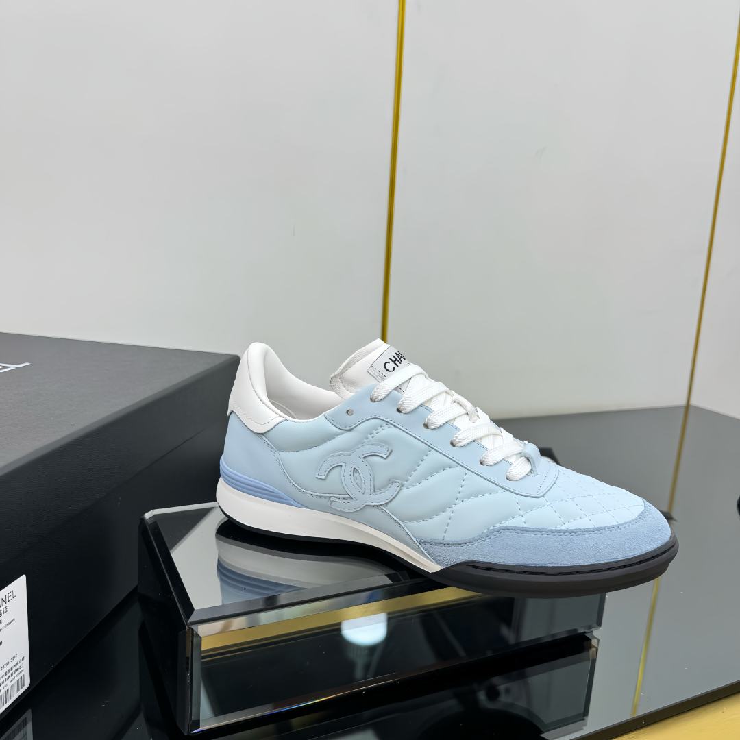 C design casual sneakers