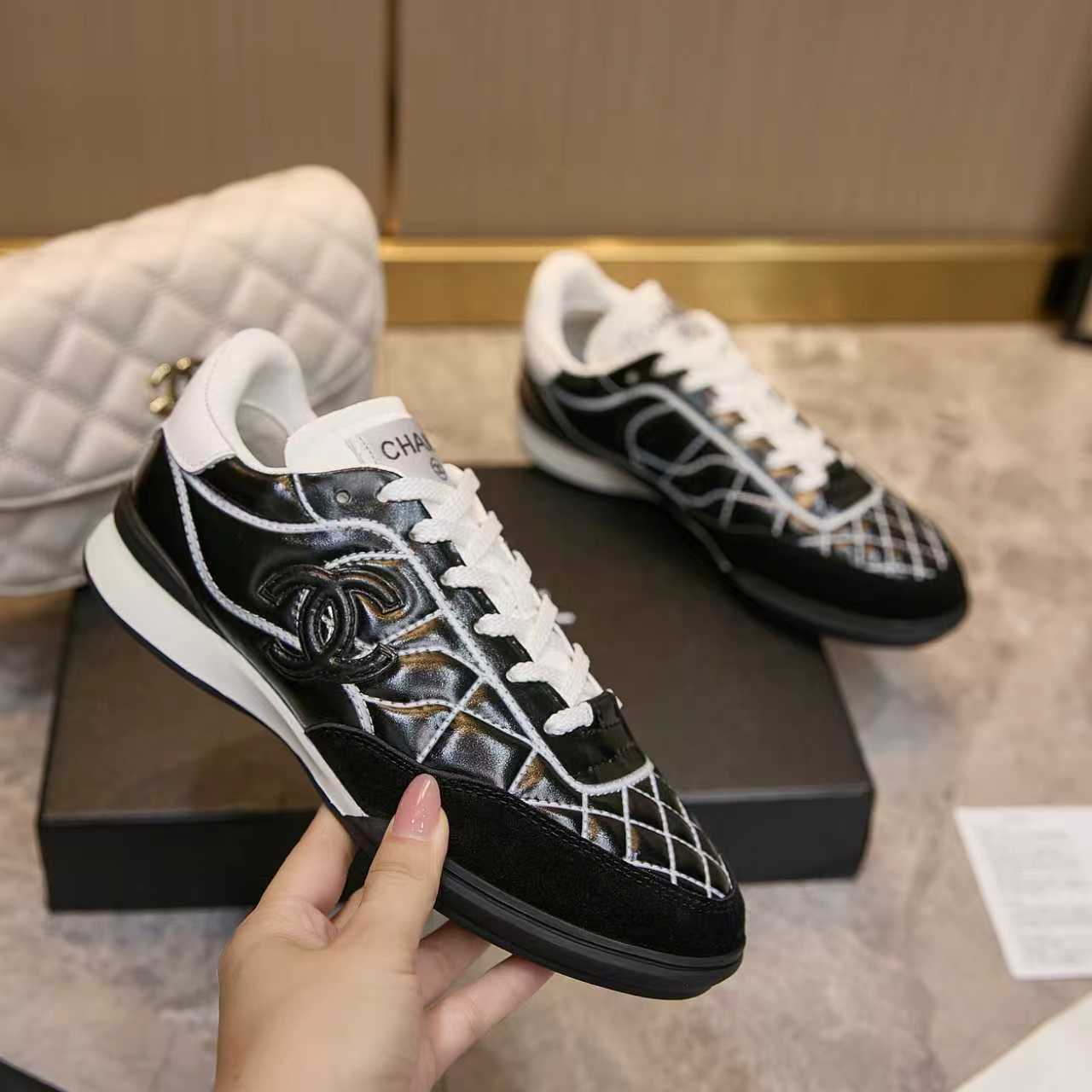 C Design's new Chanel-style suede round-toe diamond-patterned platform sneakers