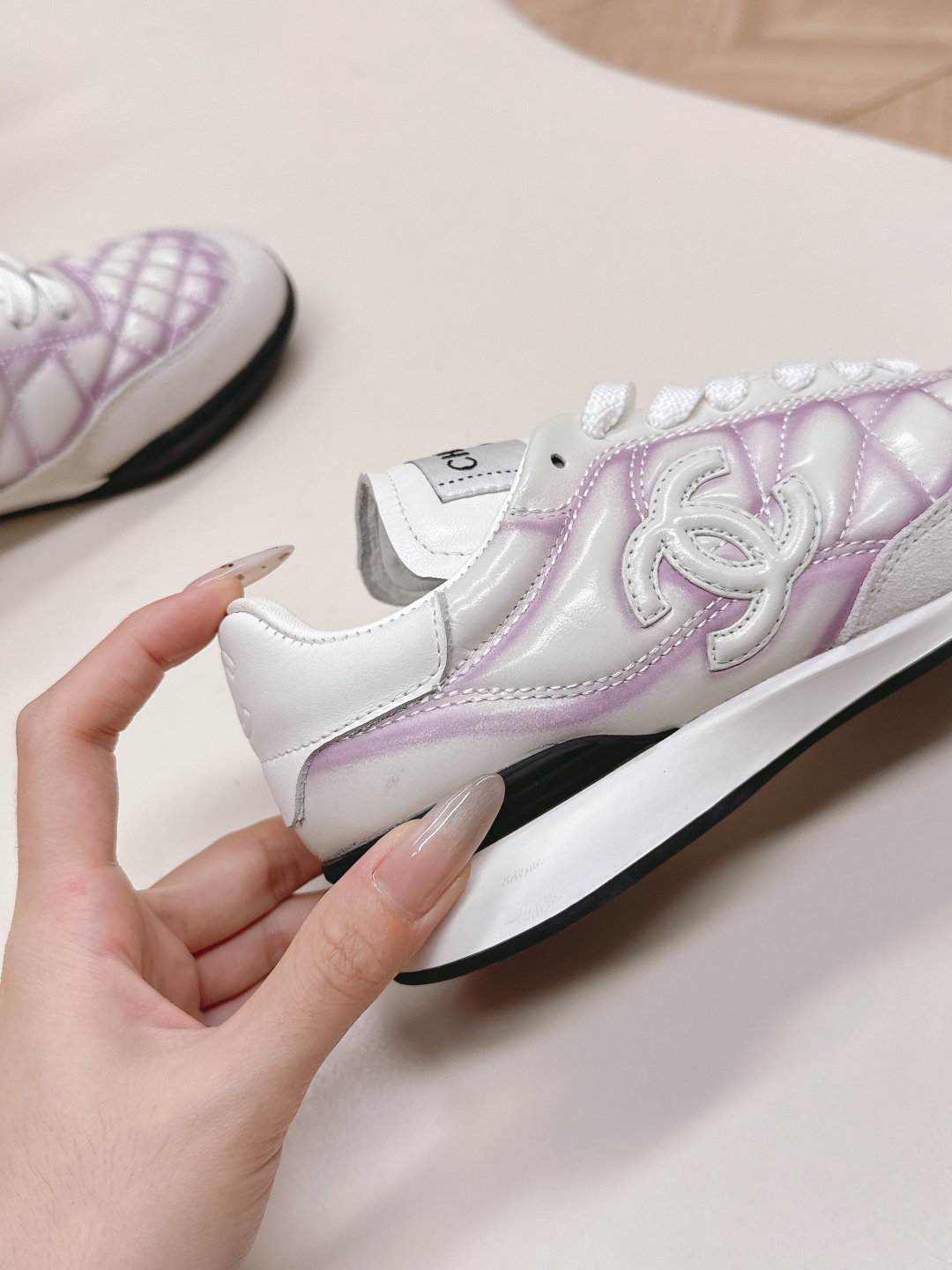 C Design's new Chanel-style suede round-toe diamond-patterned platform sneakers