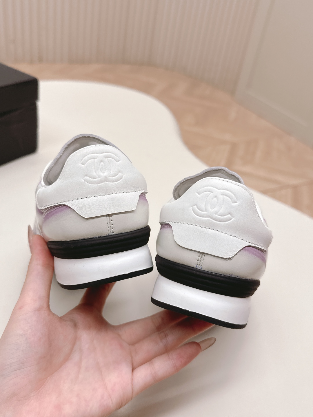 C Design's new Chanel-style suede round-toe diamond-patterned platform sneakers