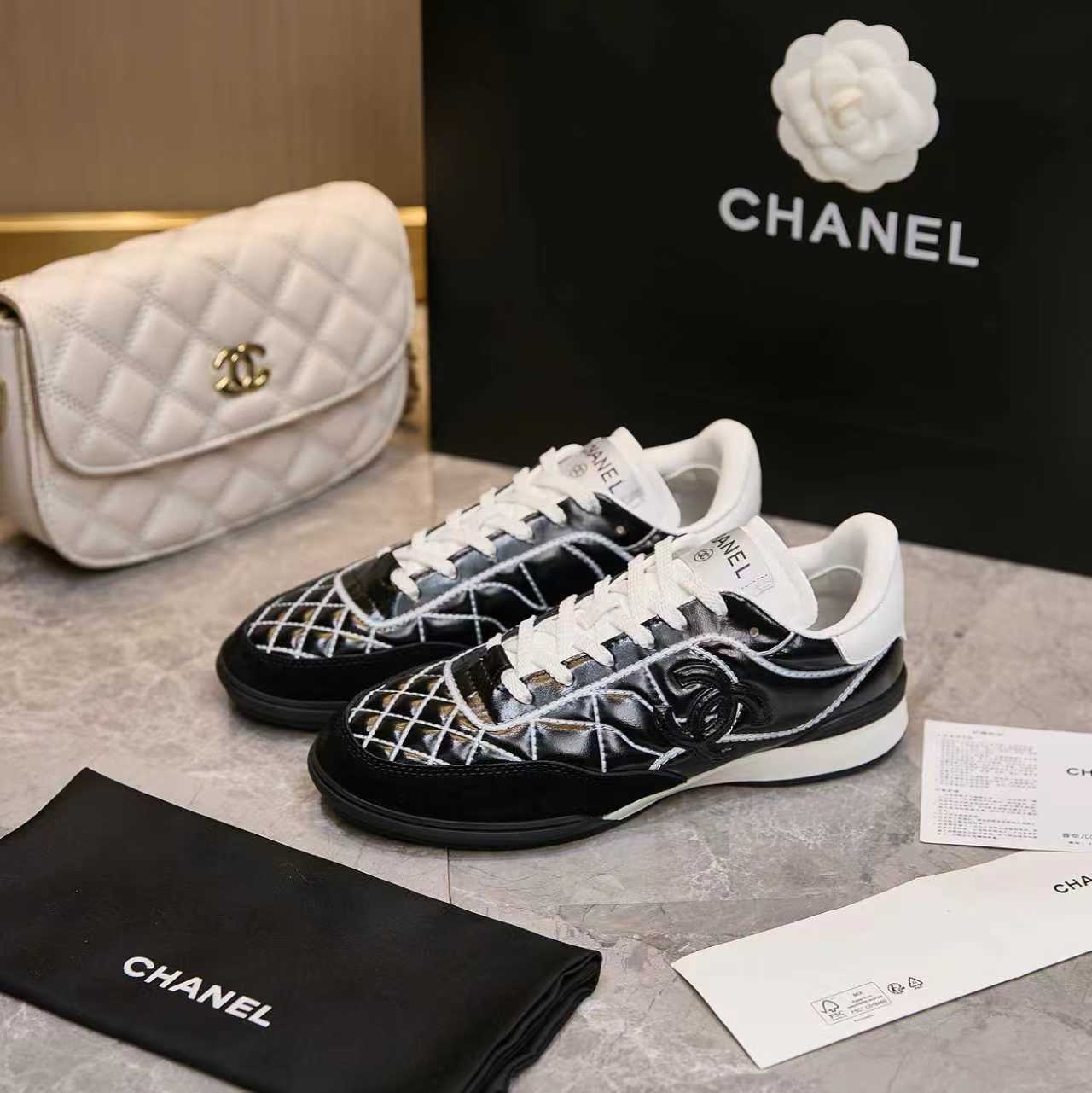 C Design's new Chanel-style suede round-toe diamond-patterned platform sneakers