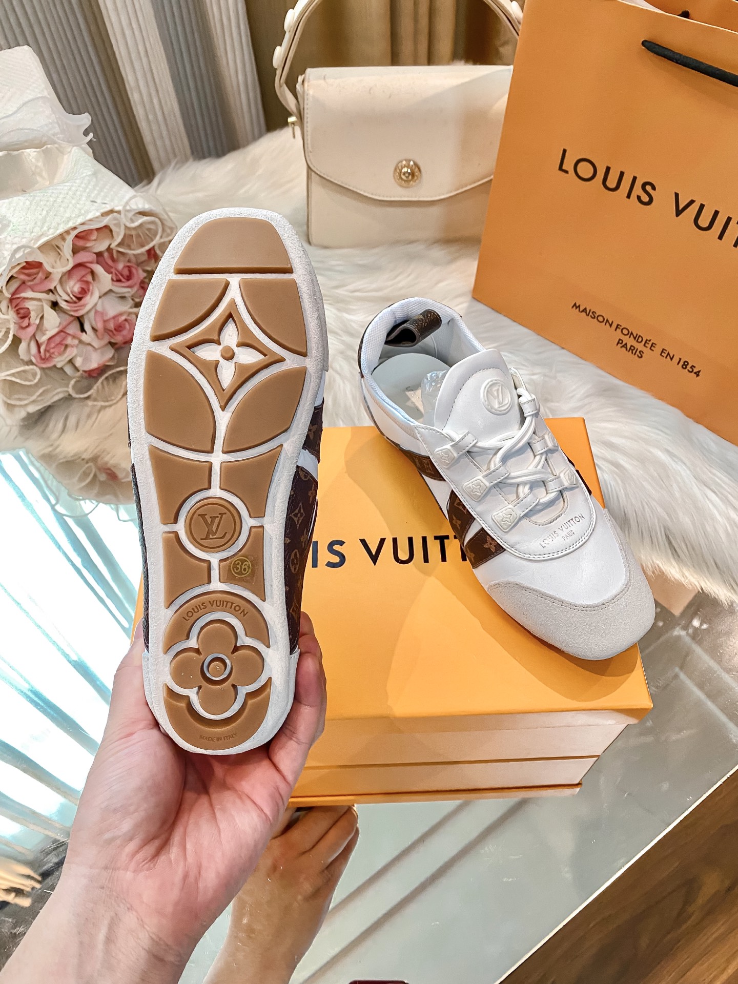 L design casual sneakers