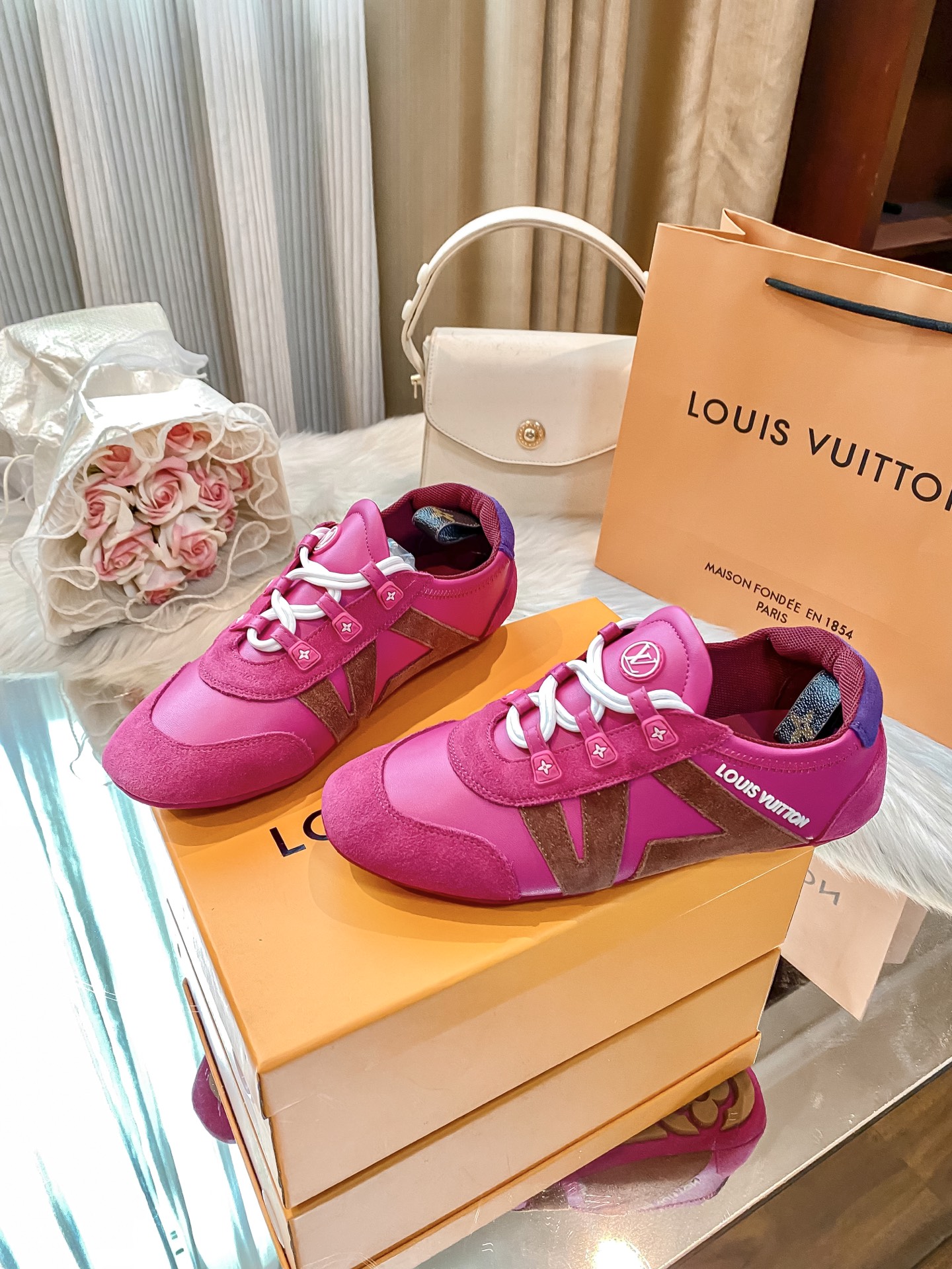 L design casual sneakers