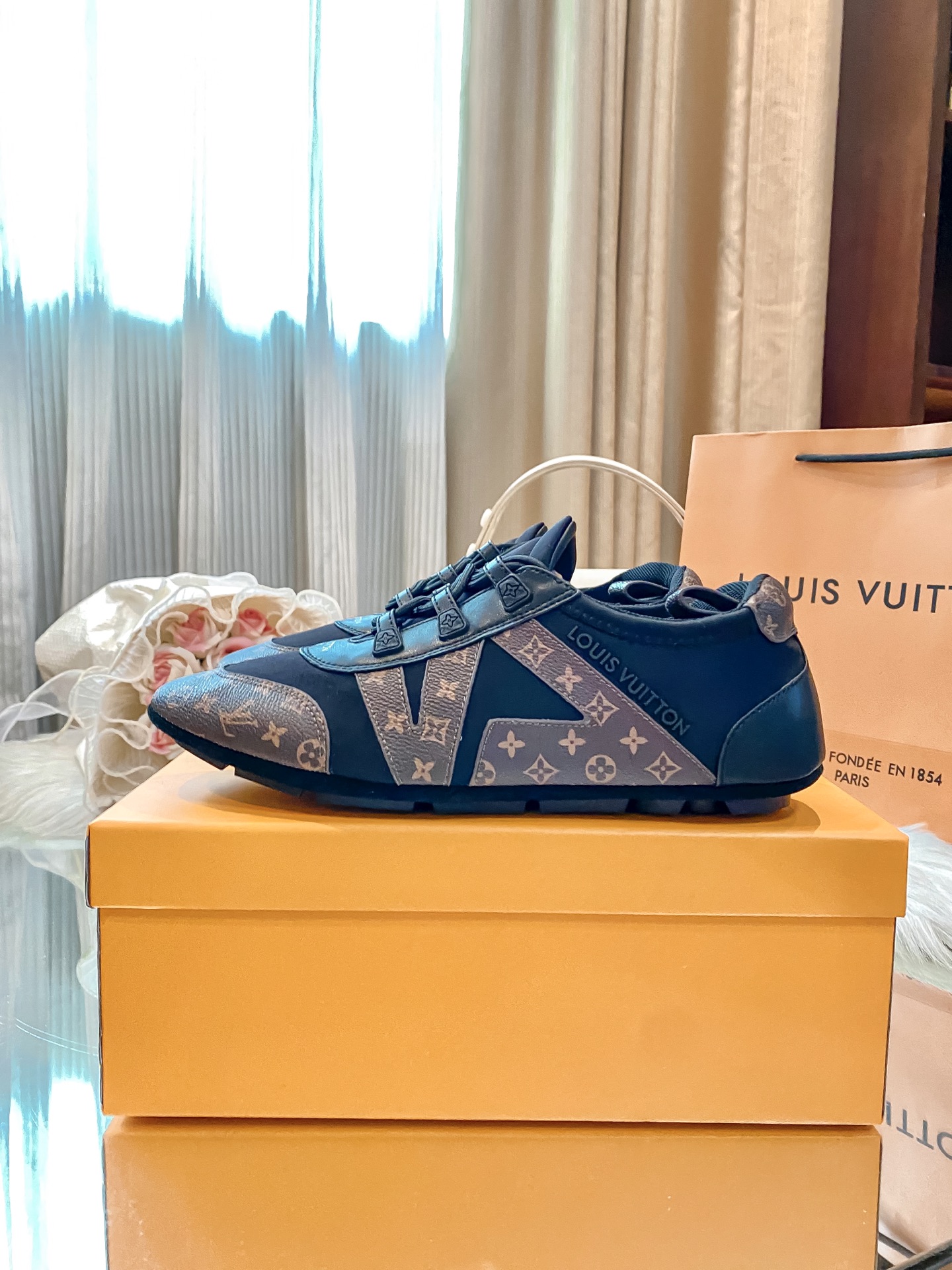 L design casual sneakers