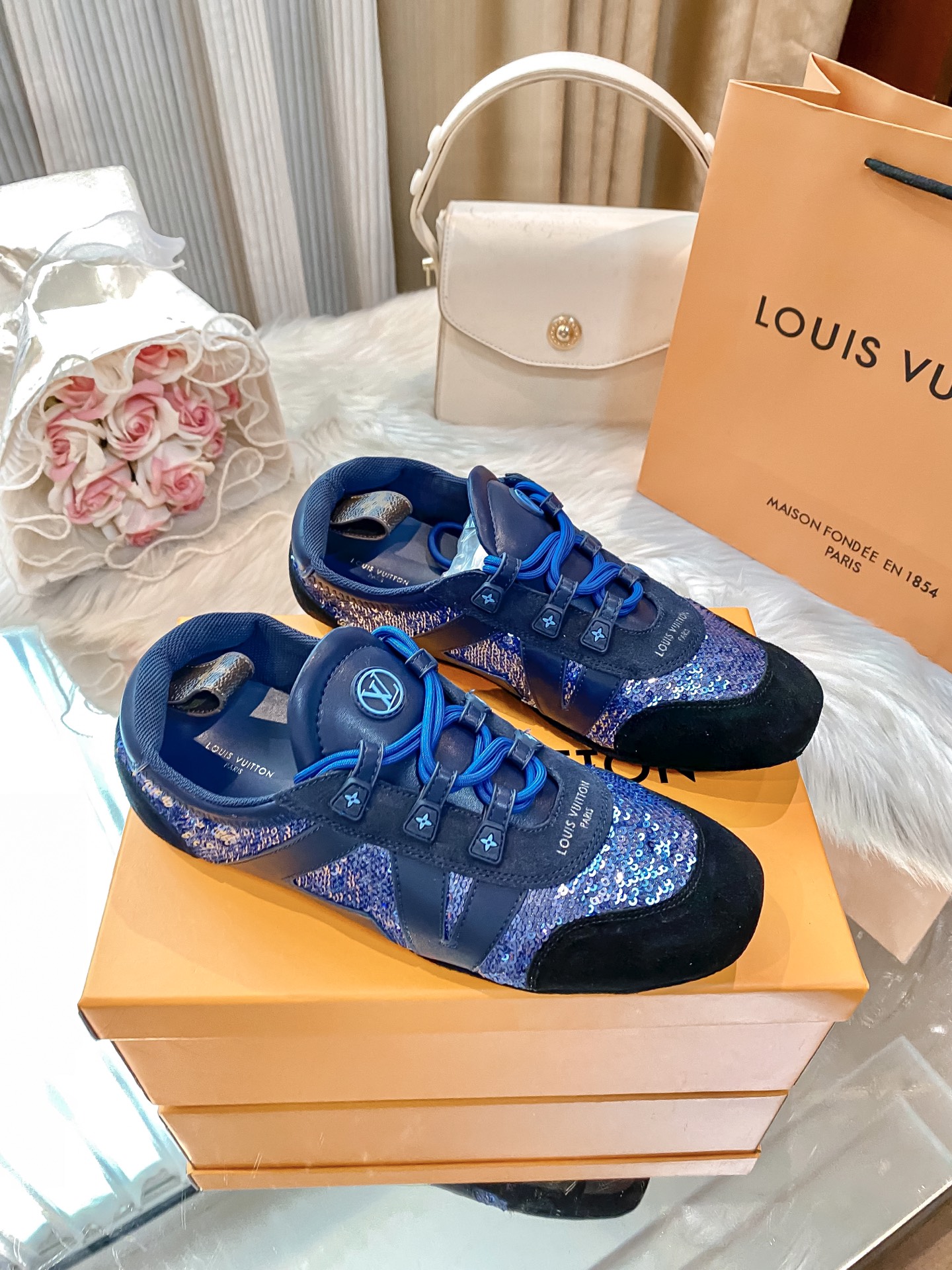 L design casual sneakers