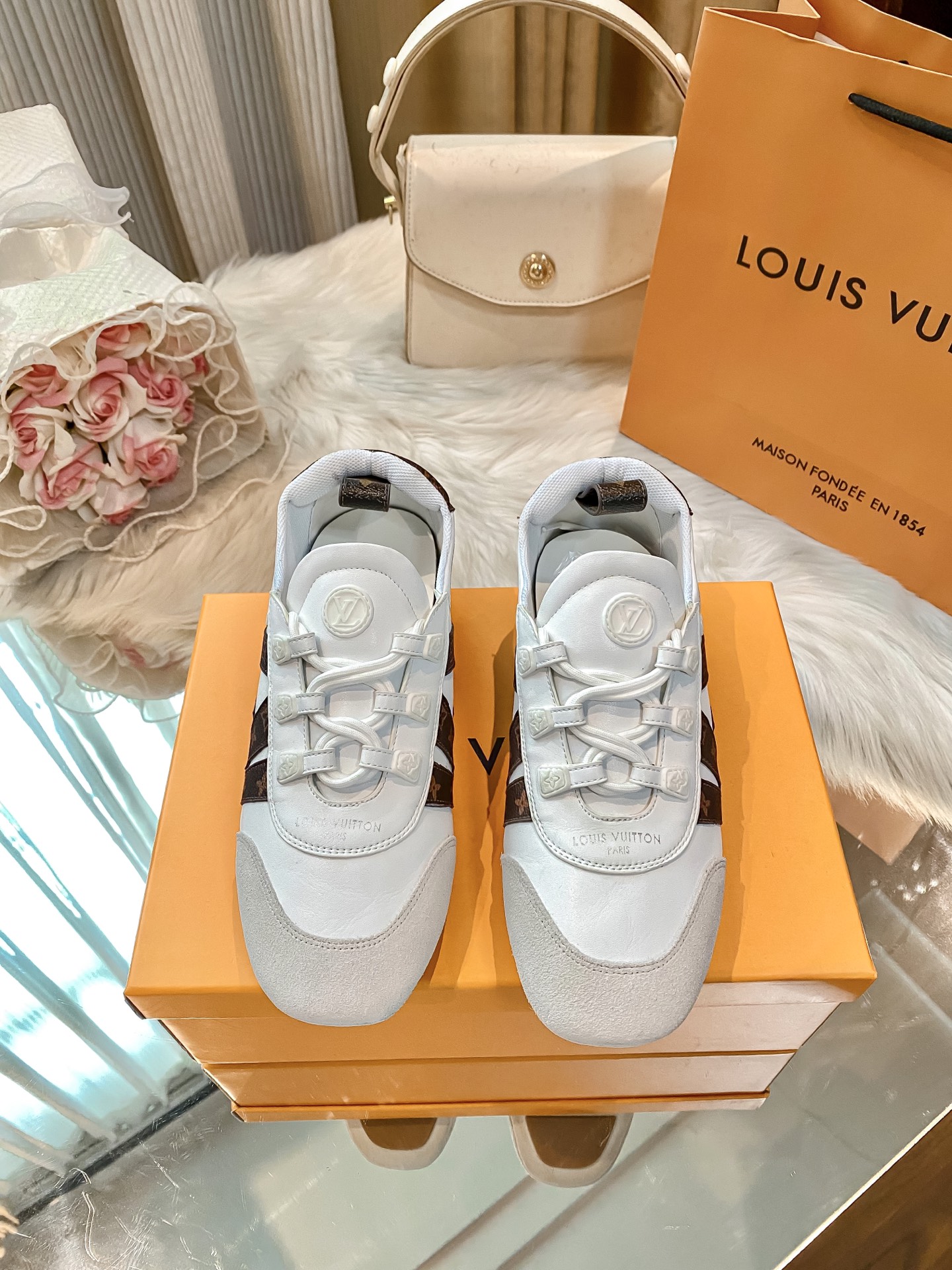 L design casual sneakers