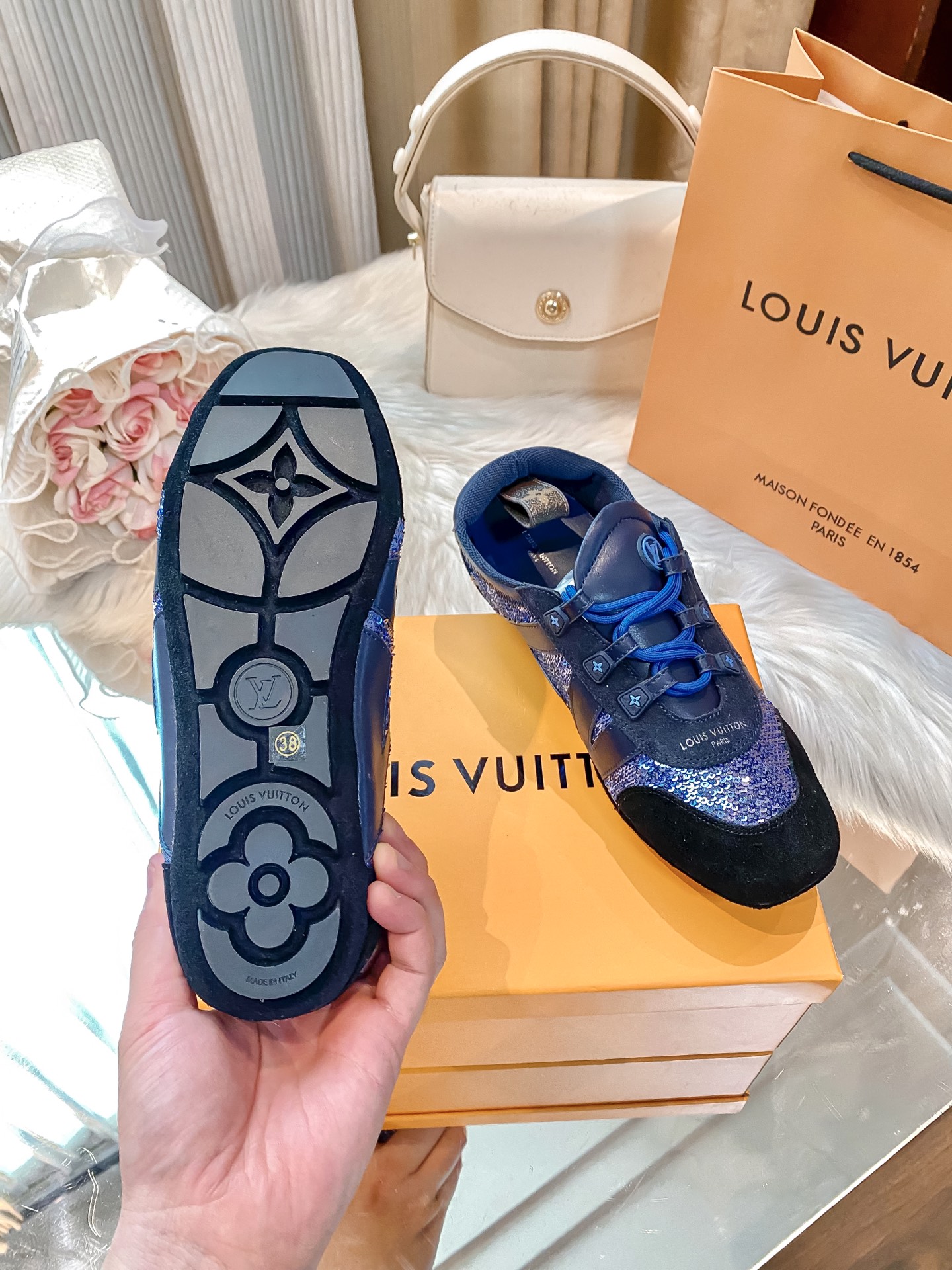 L design casual sneakers