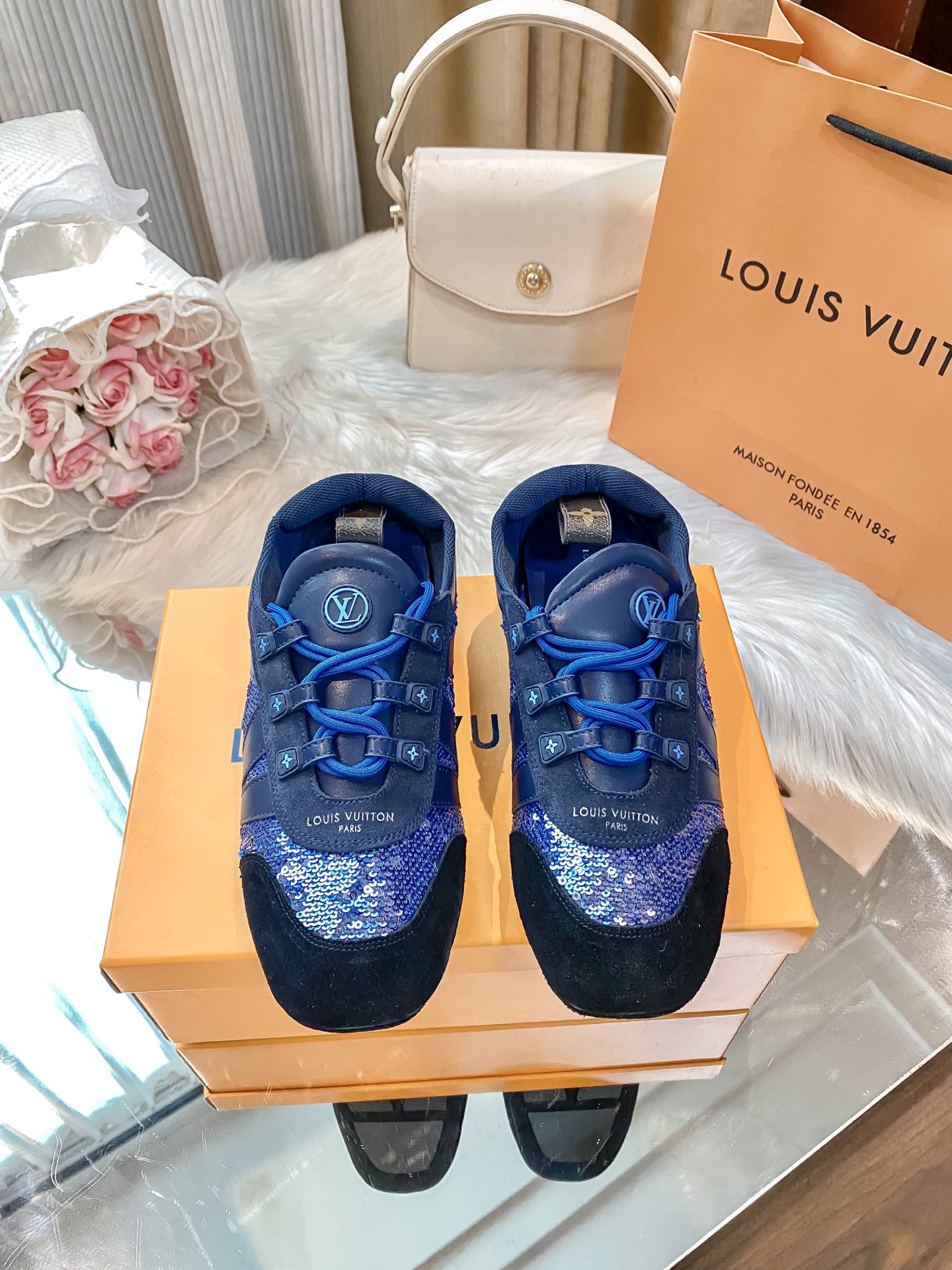 L design casual sneakers