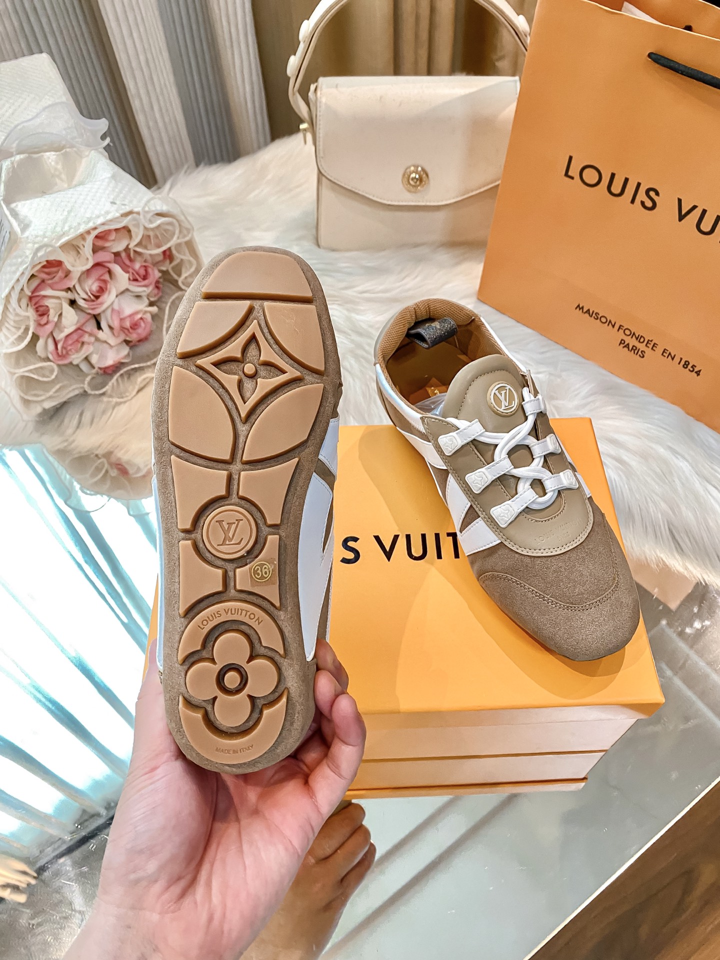 L design casual sneakers