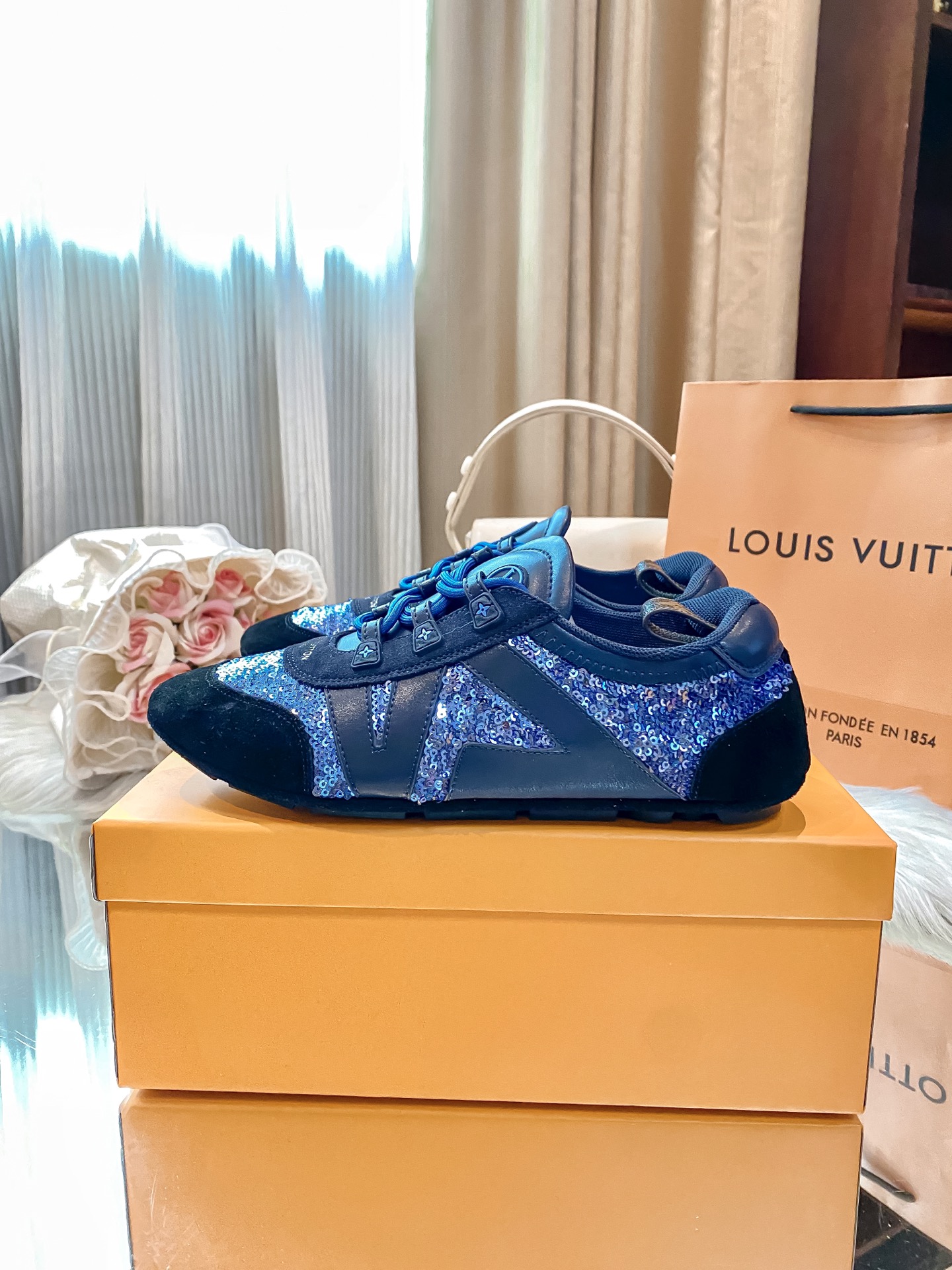 L design casual sneakers