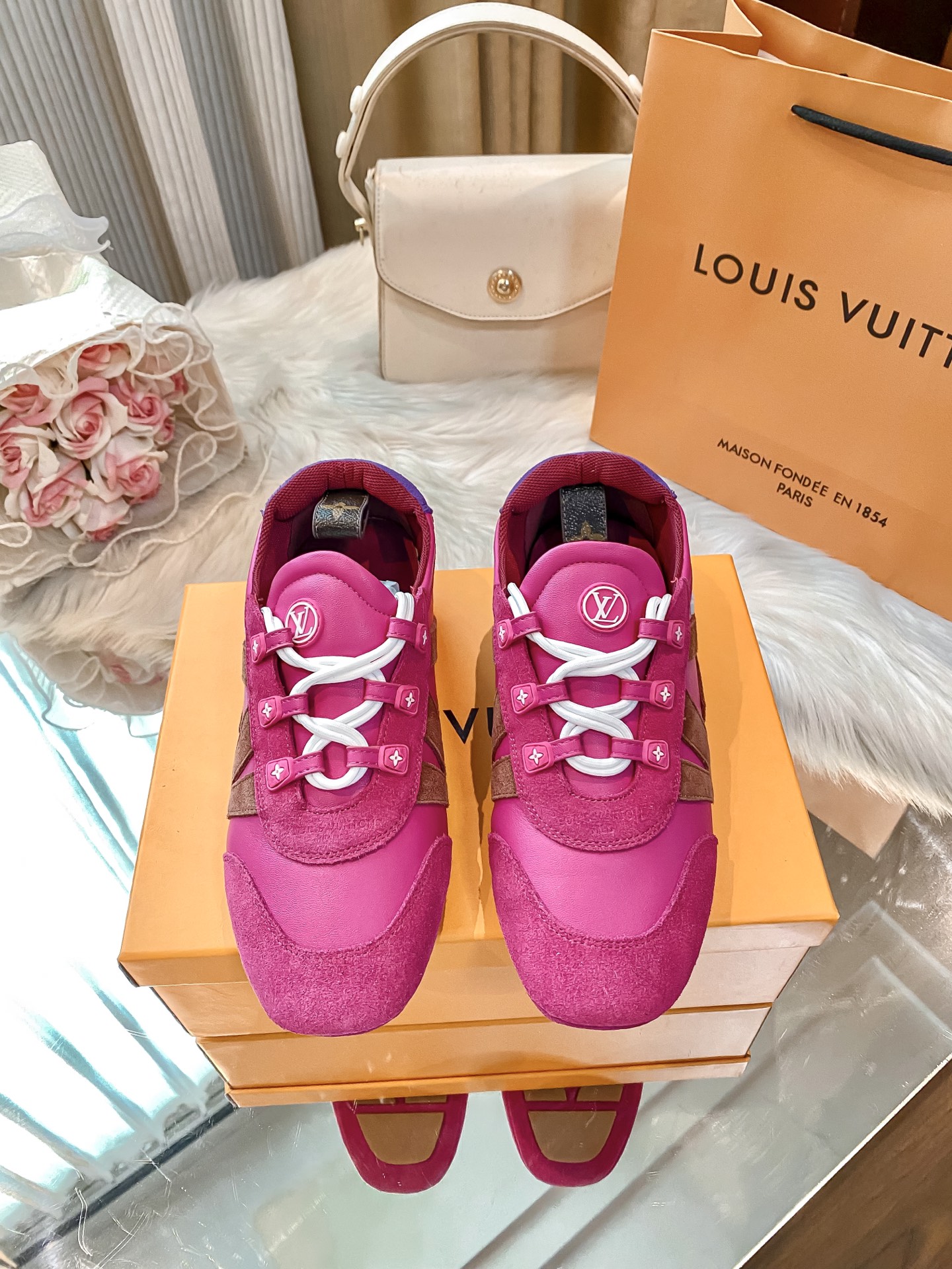 L design casual sneakers