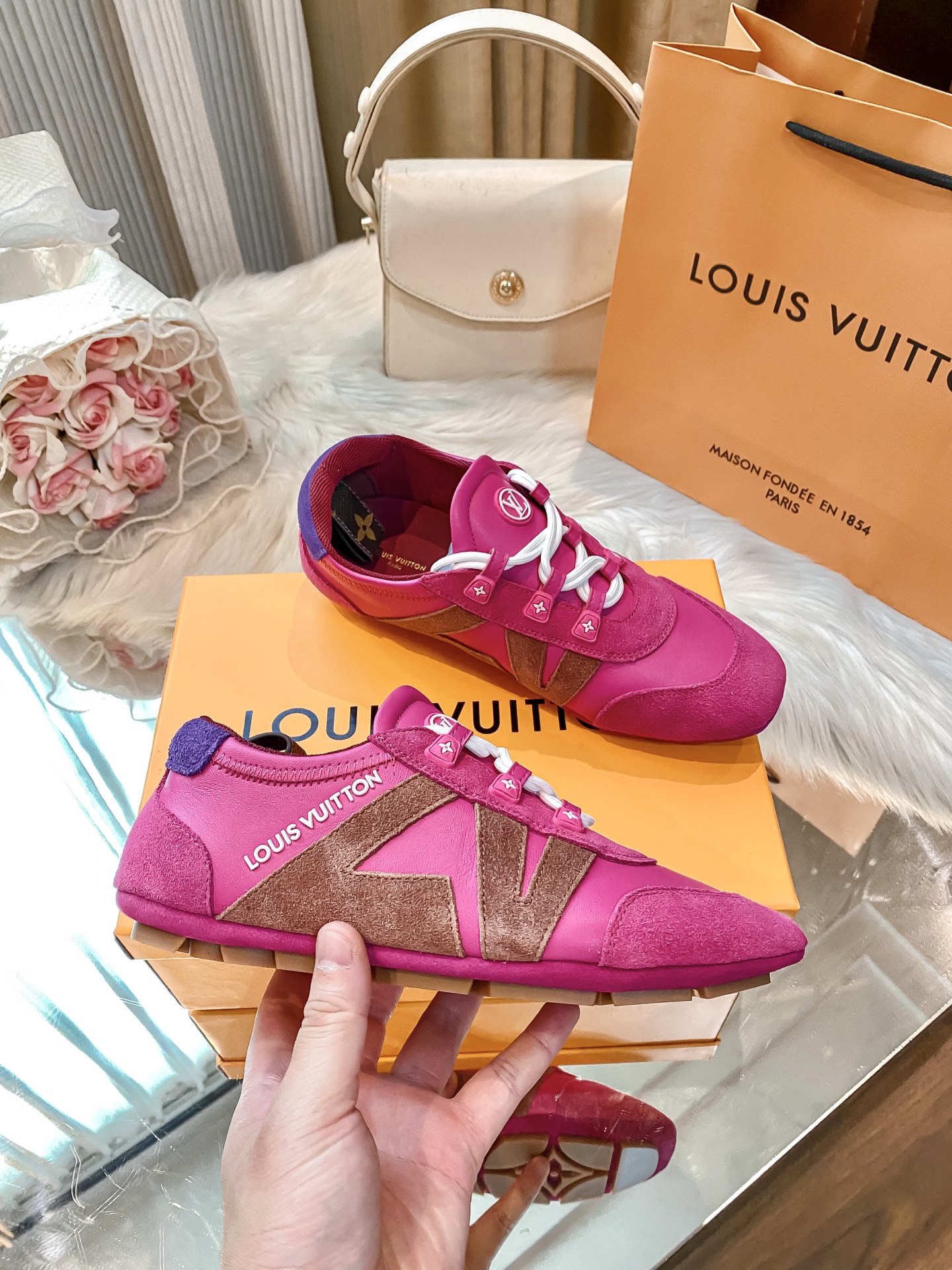 L design casual sneakers