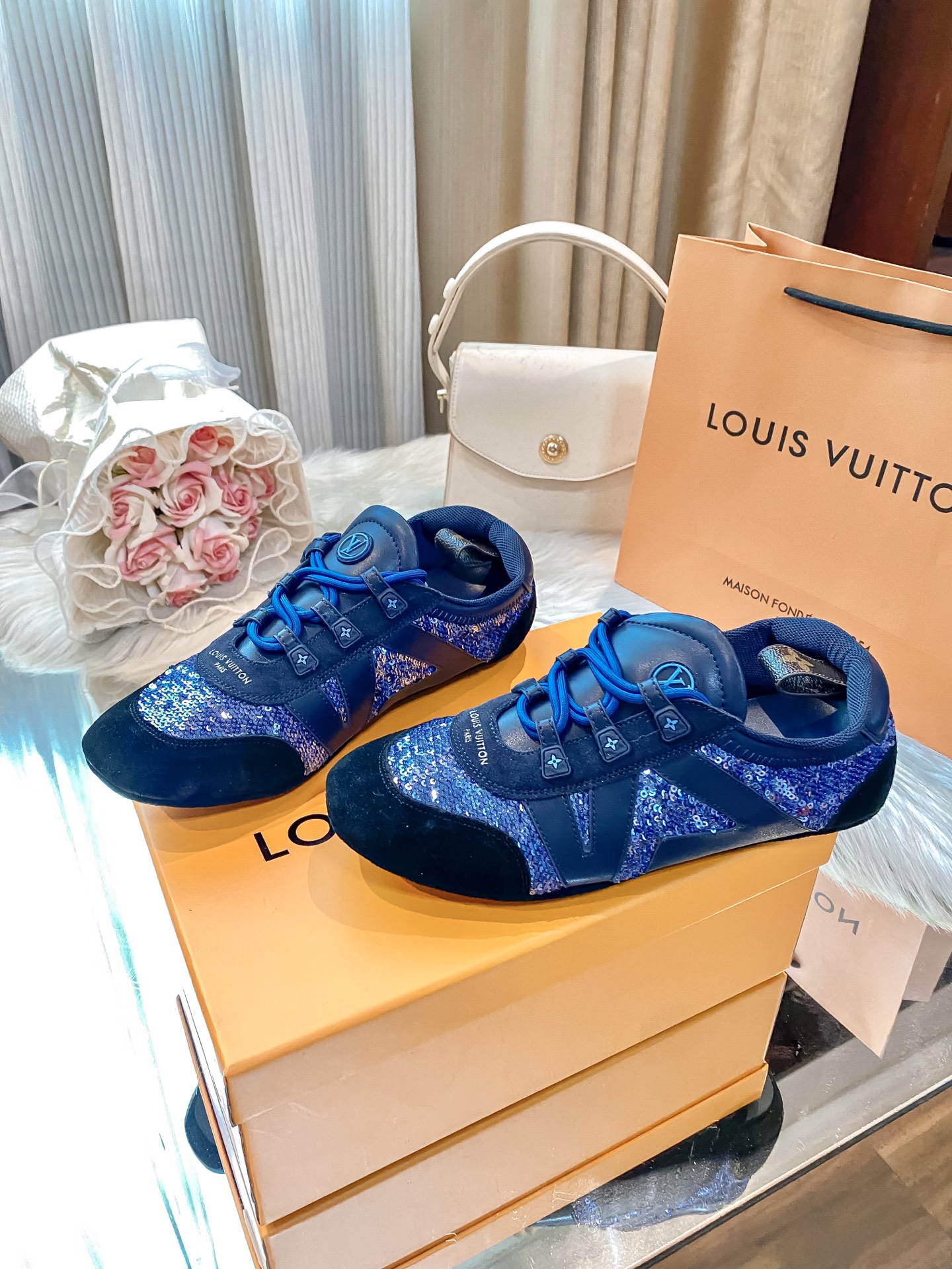 L design casual sneakers