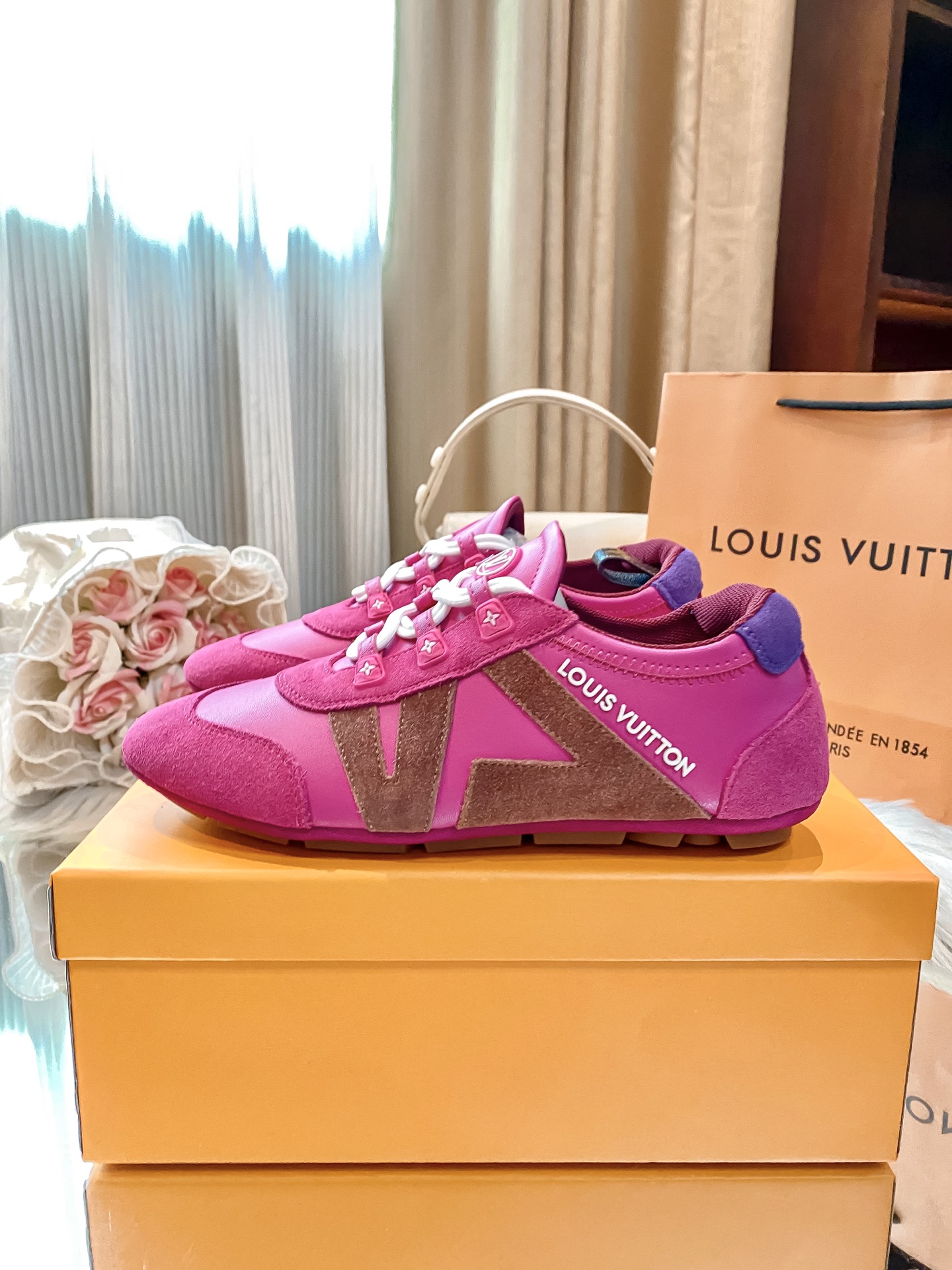 L design casual sneakers