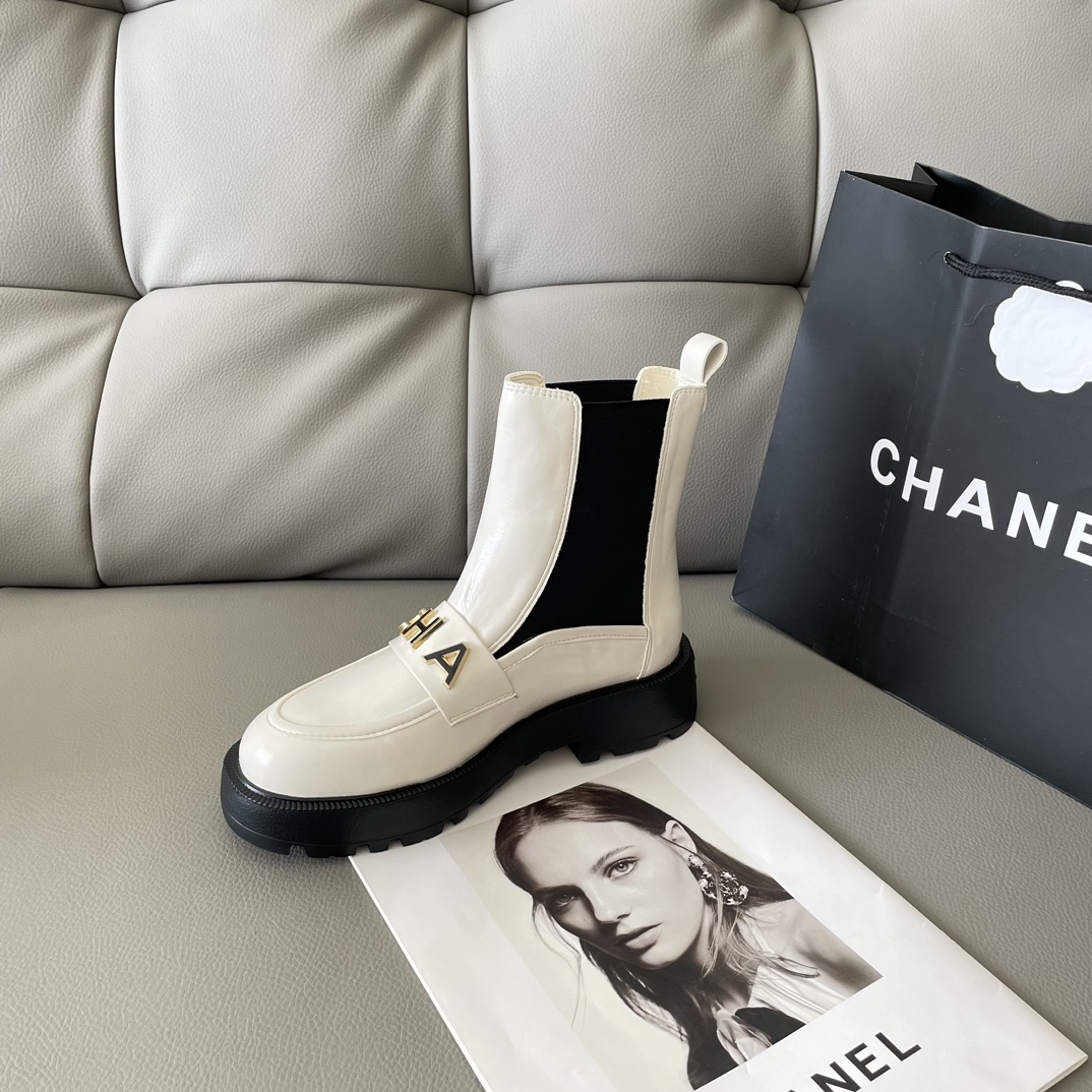 C design new letter buckle short boots