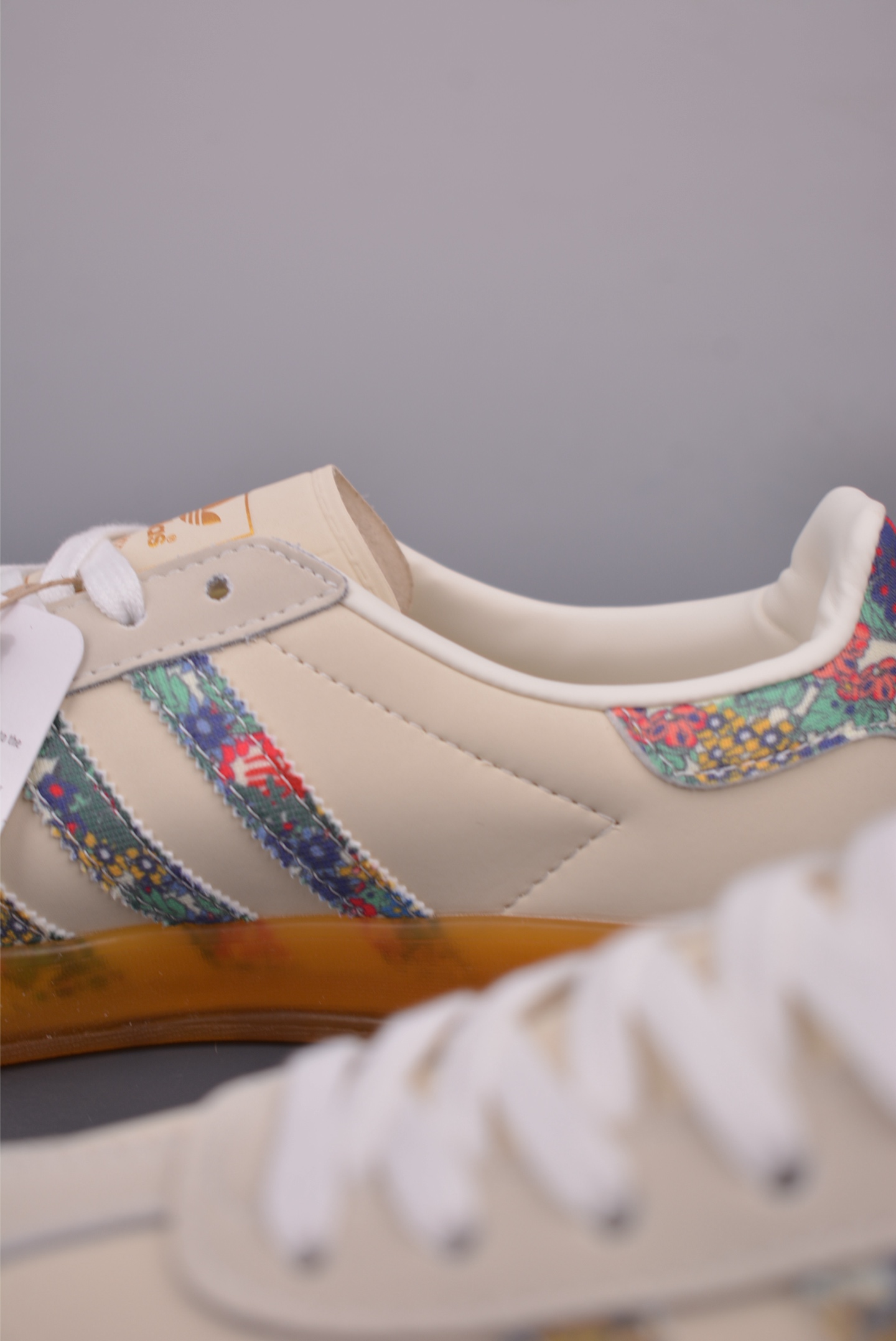 A design clover leisure non-slip wear-resistant low-top sneakers