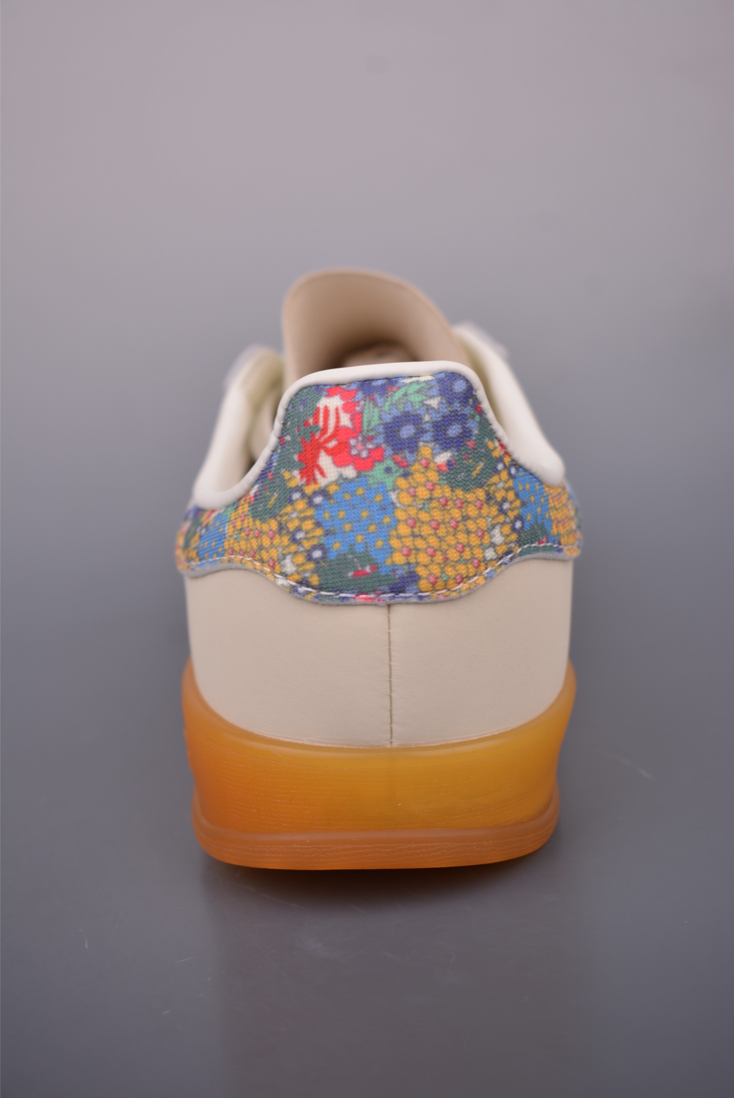 A design clover leisure non-slip wear-resistant low-top sneakers