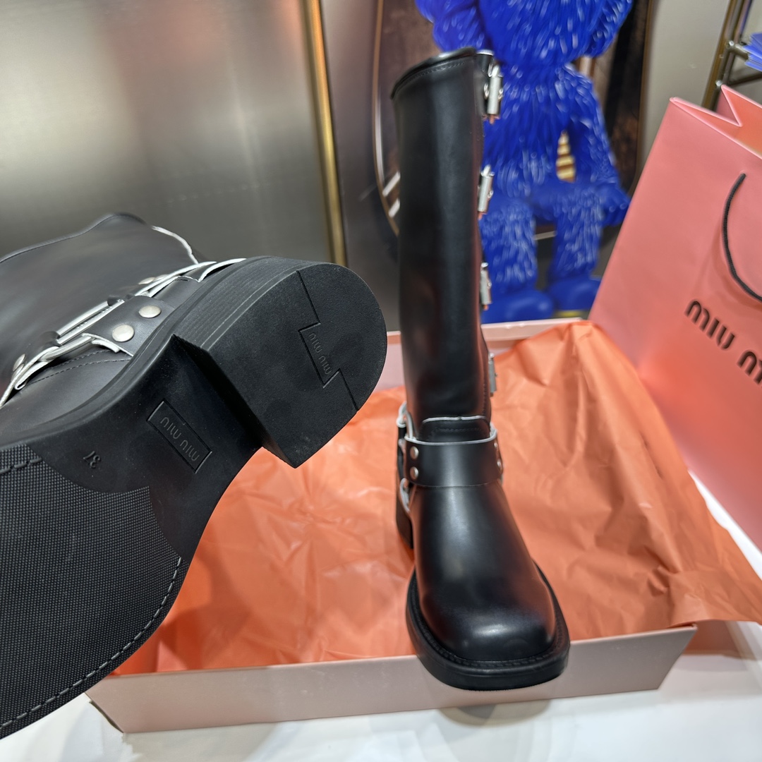 M design classic retro style boots