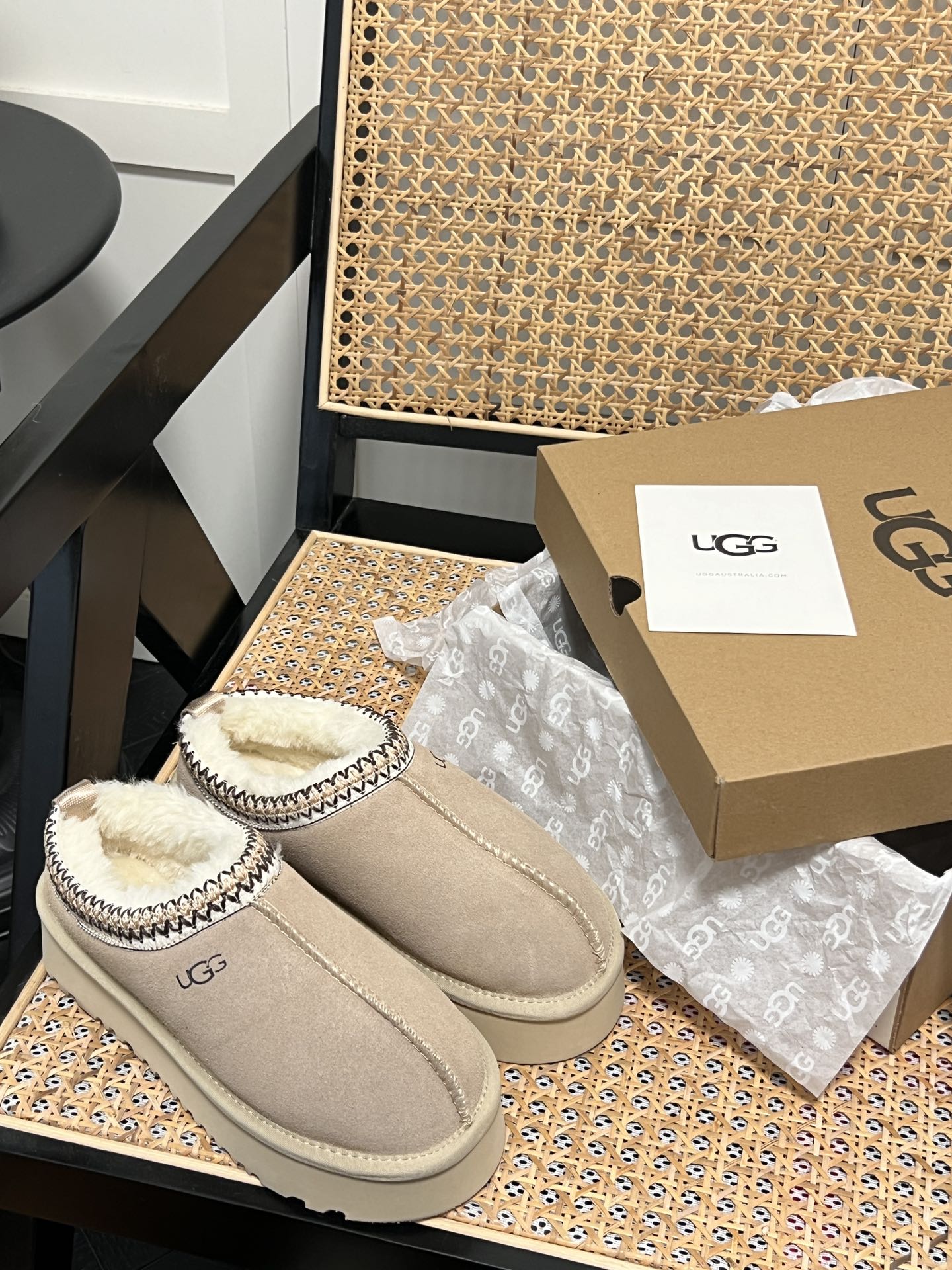 U design classic winter thick-soled fur boots