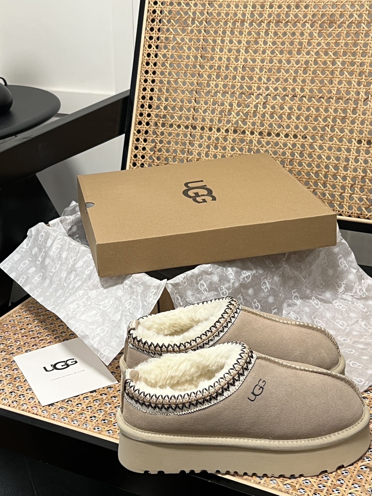 U design classic winter thick-soled fur boots