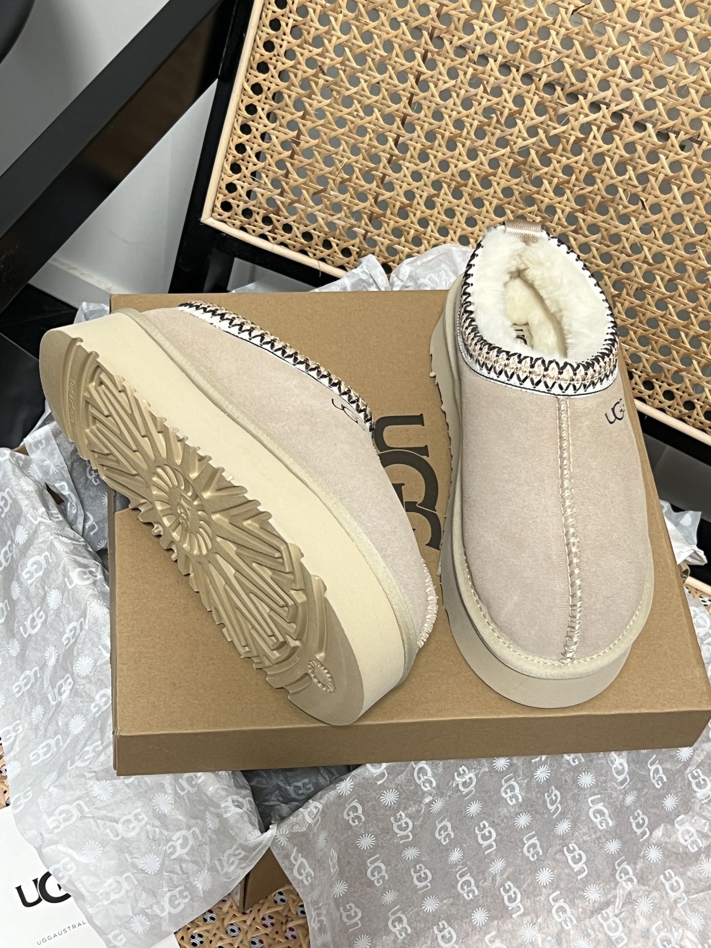 U design classic winter thick-soled fur boots