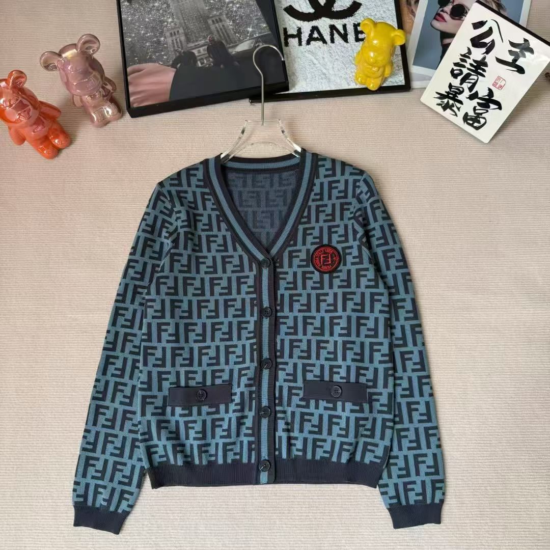 F Fashion Women's Classic Letter Jacquard V-neck Long sleeved Cardigan