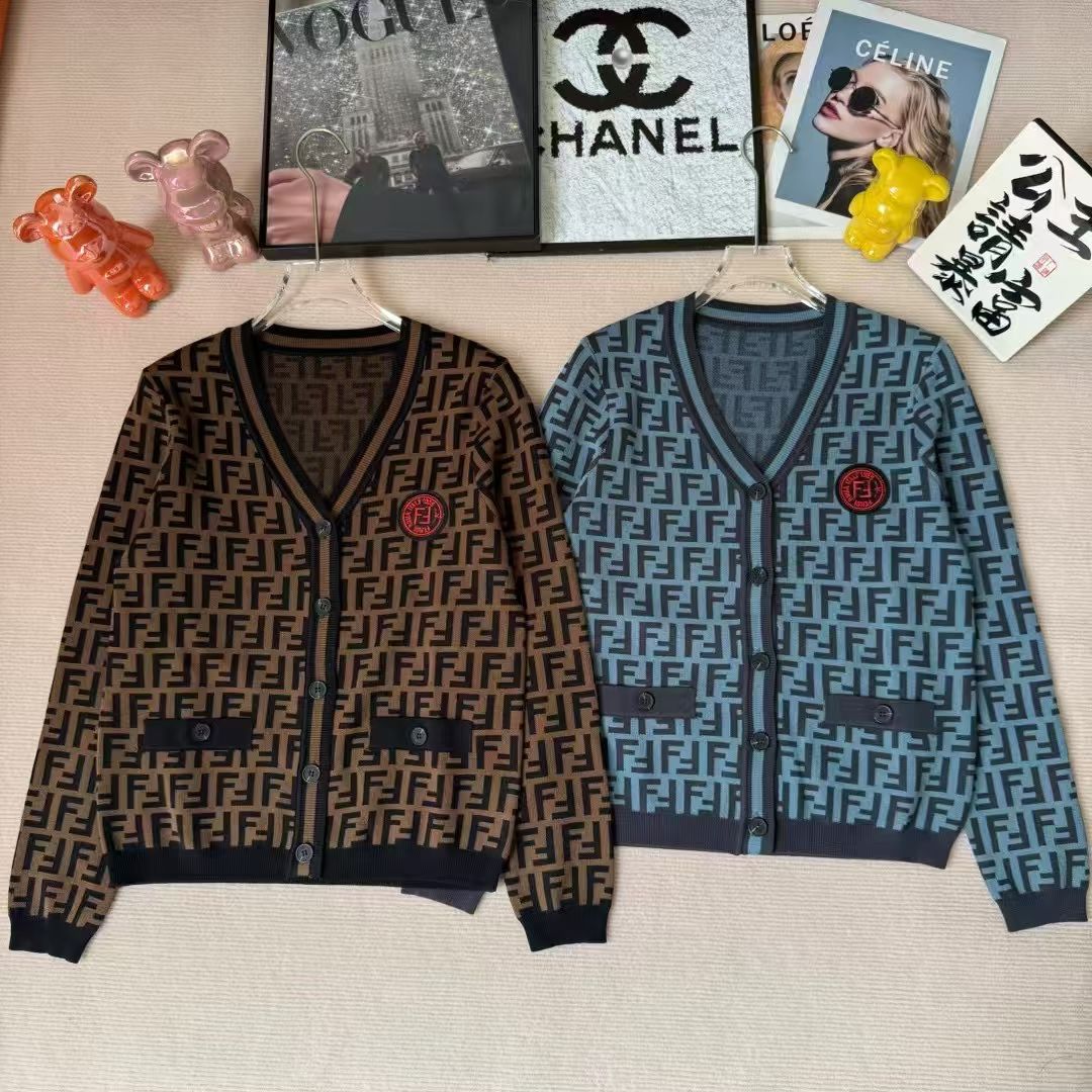 F Fashion Women's Classic Letter Jacquard V-neck Long sleeved Cardigan