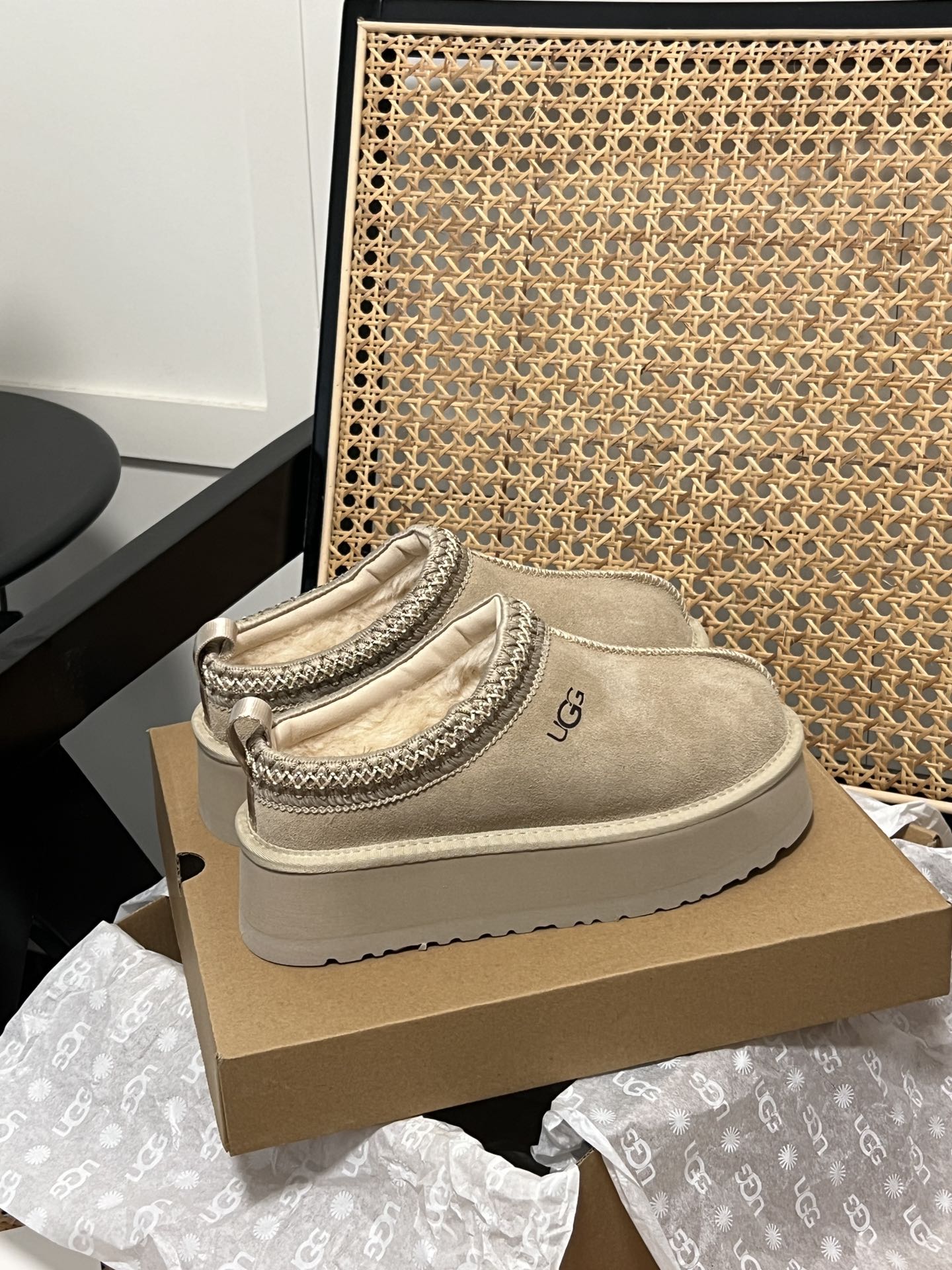 U design winter thick-soled fur boots