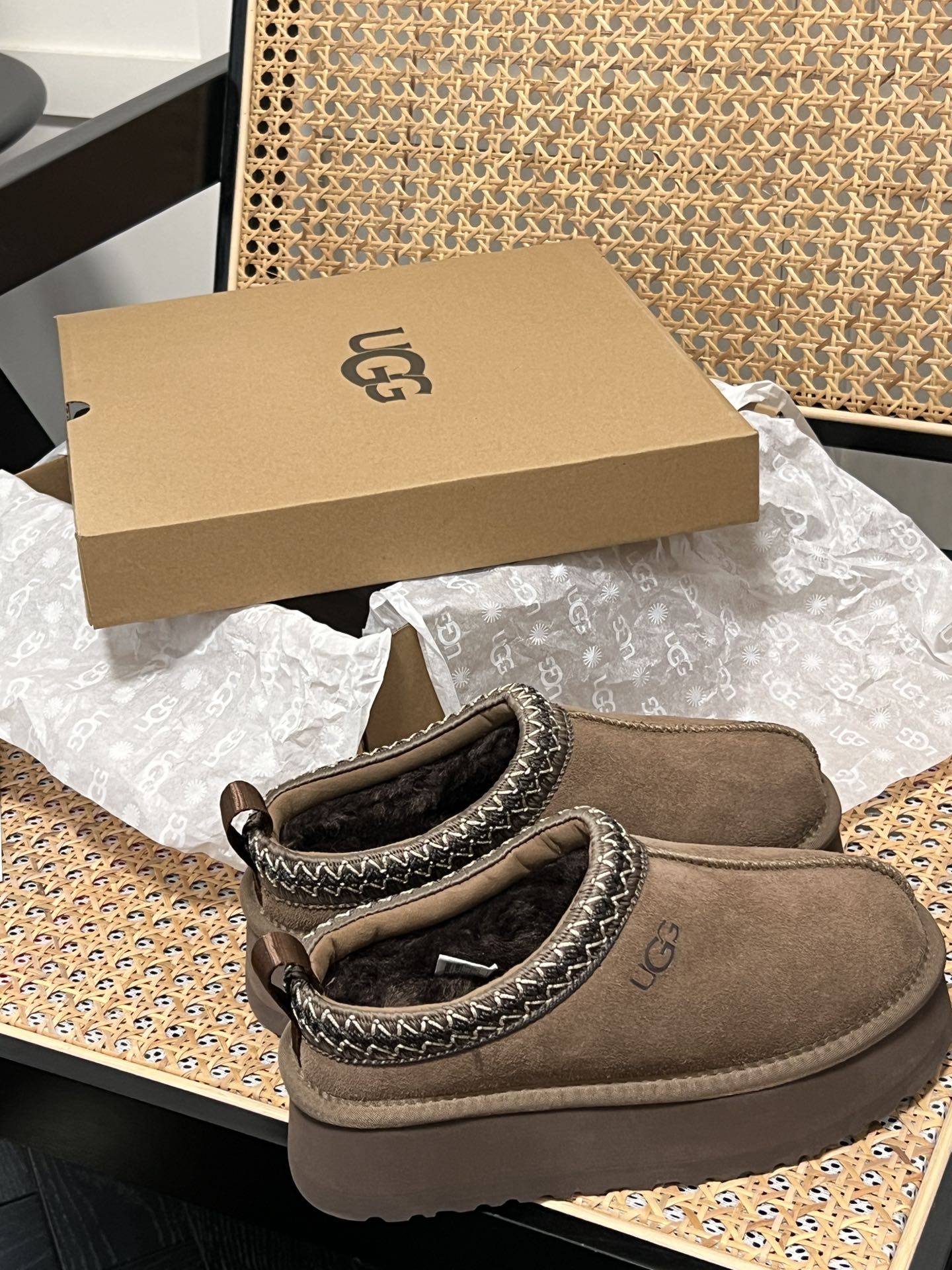 U design winter thick-soled fur boots