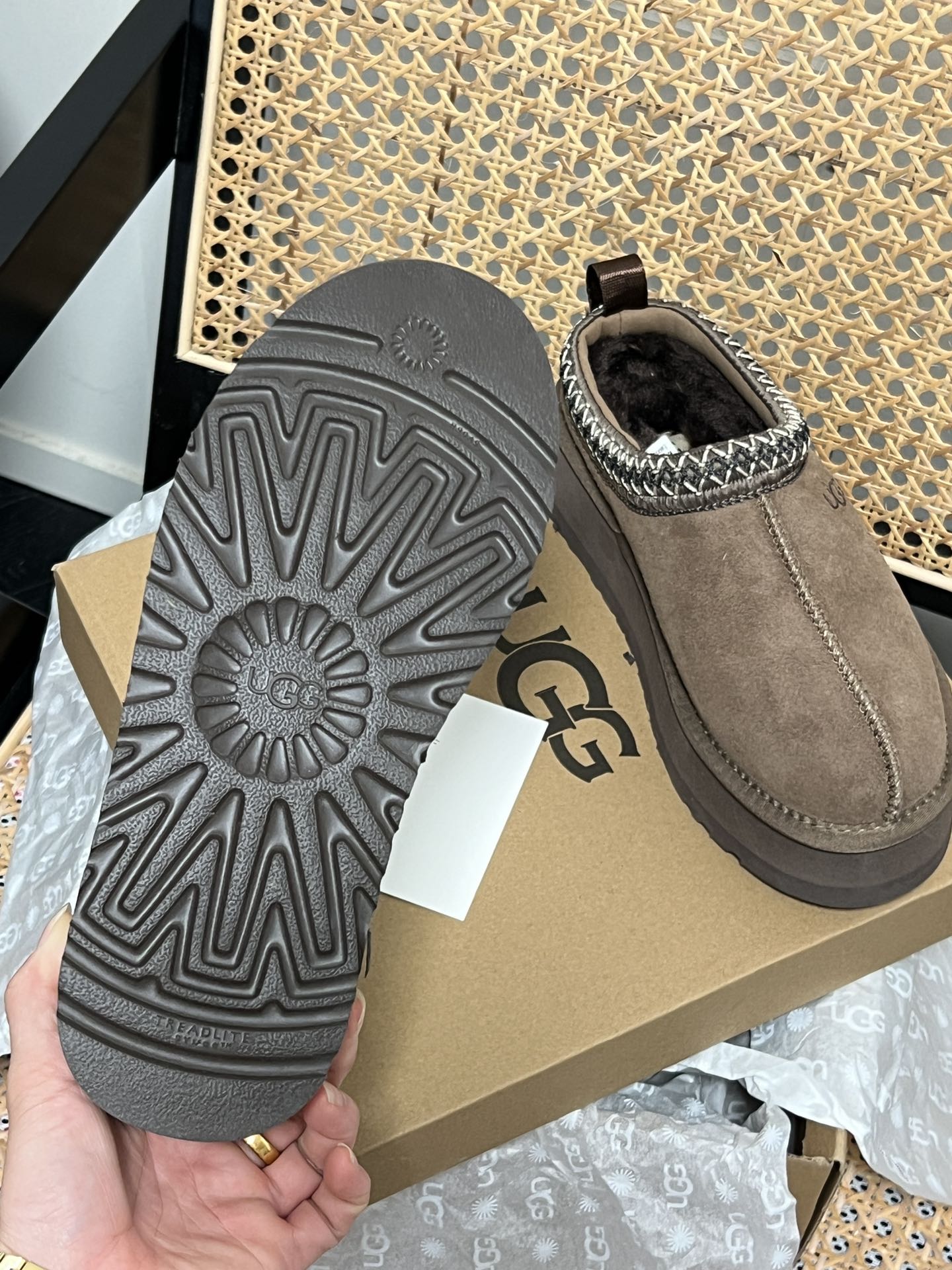 U design winter thick-soled fur boots