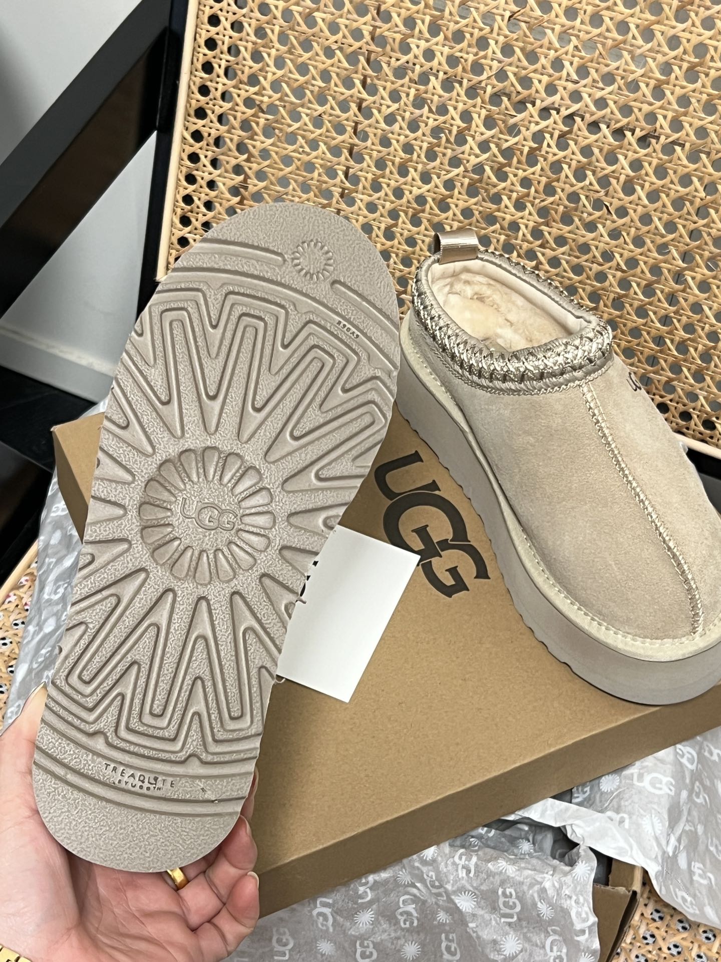 U design winter thick-soled fur boots