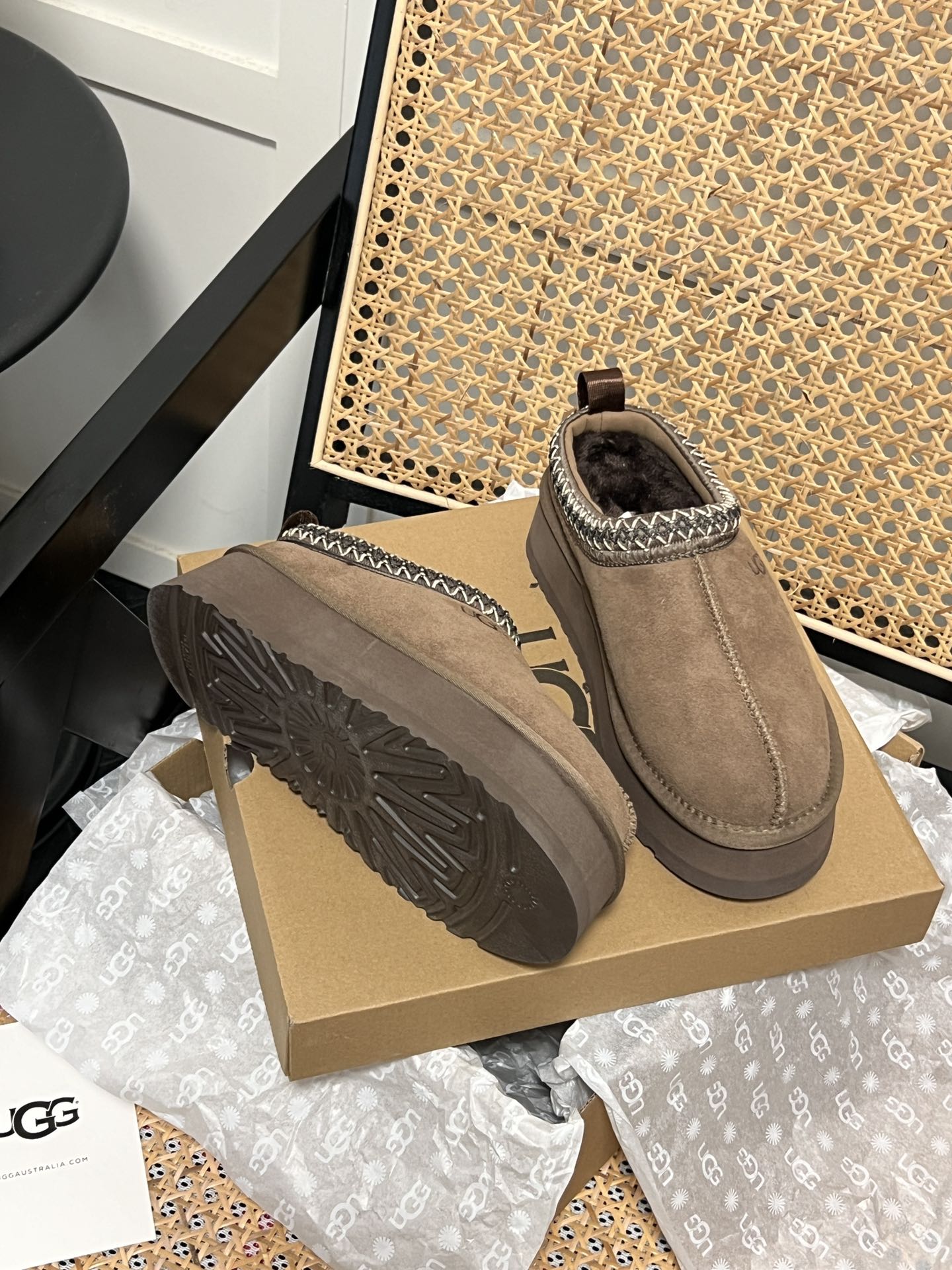 U design winter thick-soled fur boots