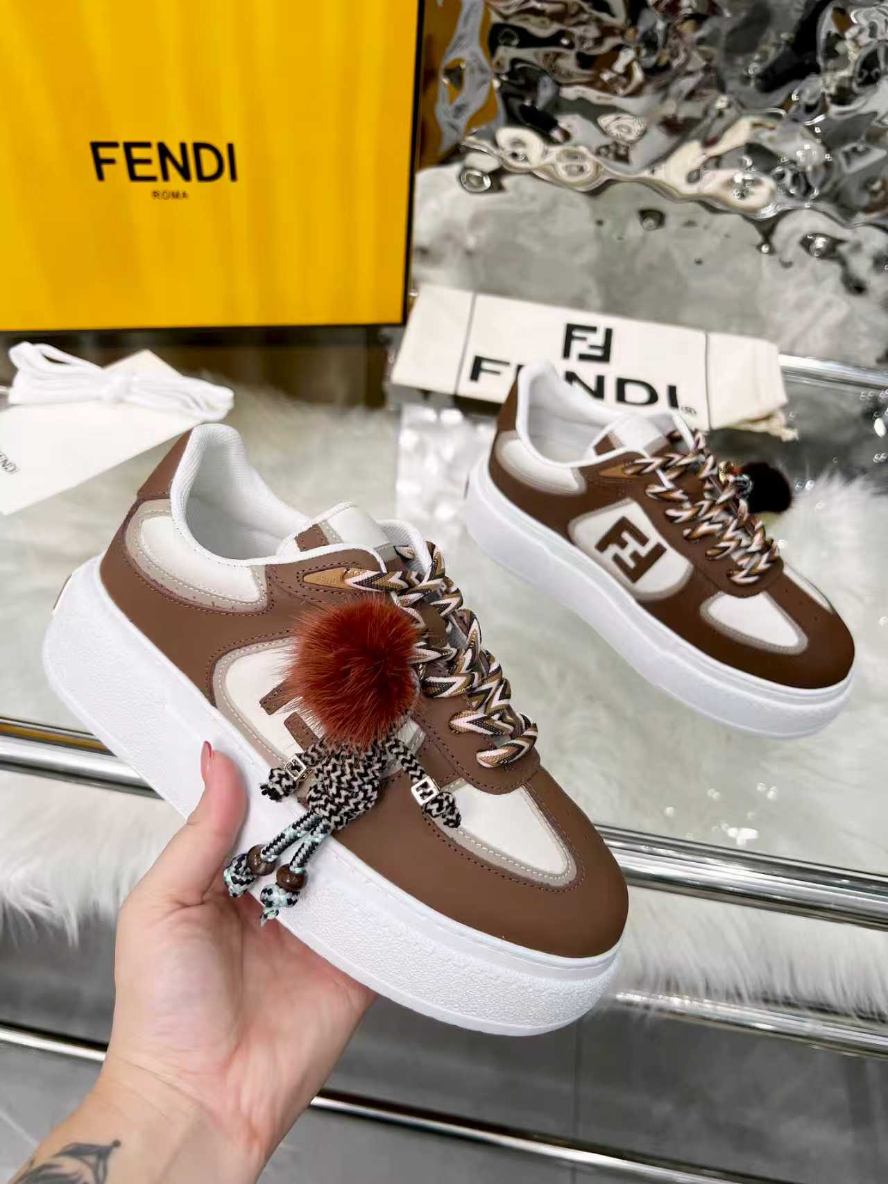 F design Match lace-up sneakers( Doll is detachable)