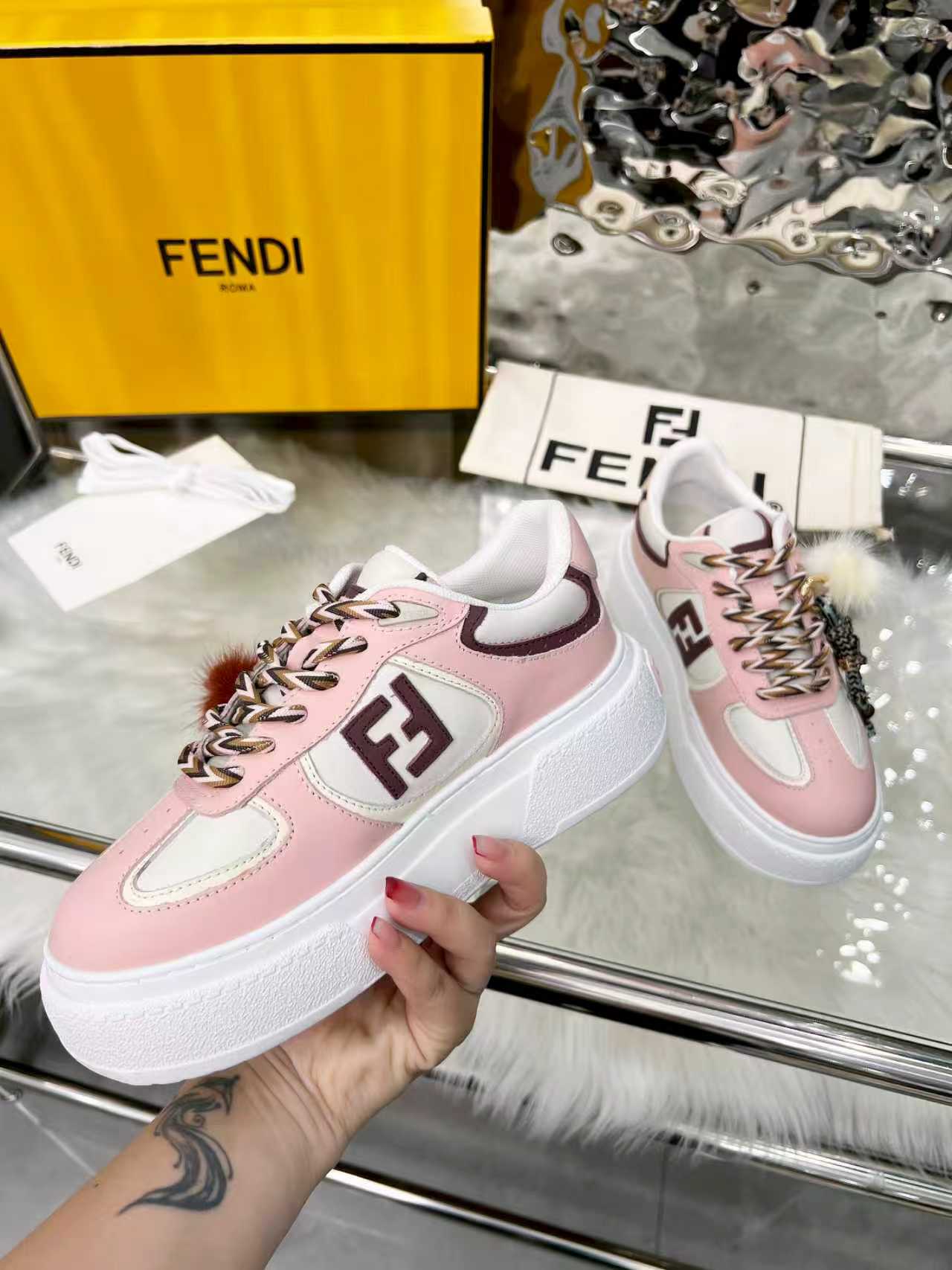F design Match lace-up sneakers( Doll is detachable)