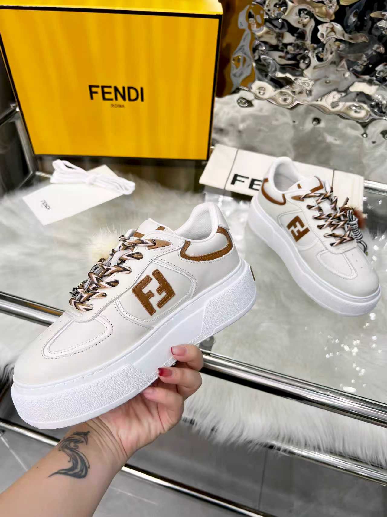 F design Match lace-up sneakers( Doll is detachable)