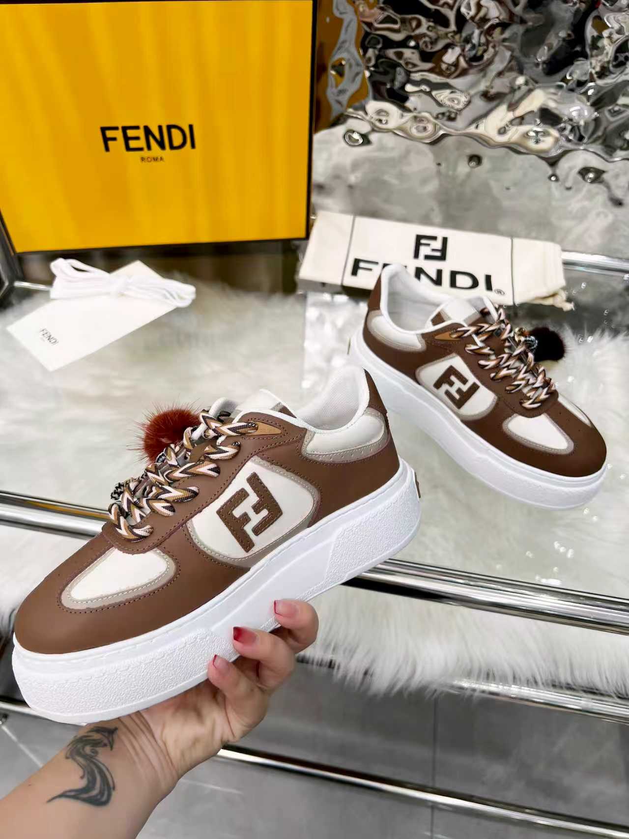 F design Match lace-up sneakers( Doll is detachable)