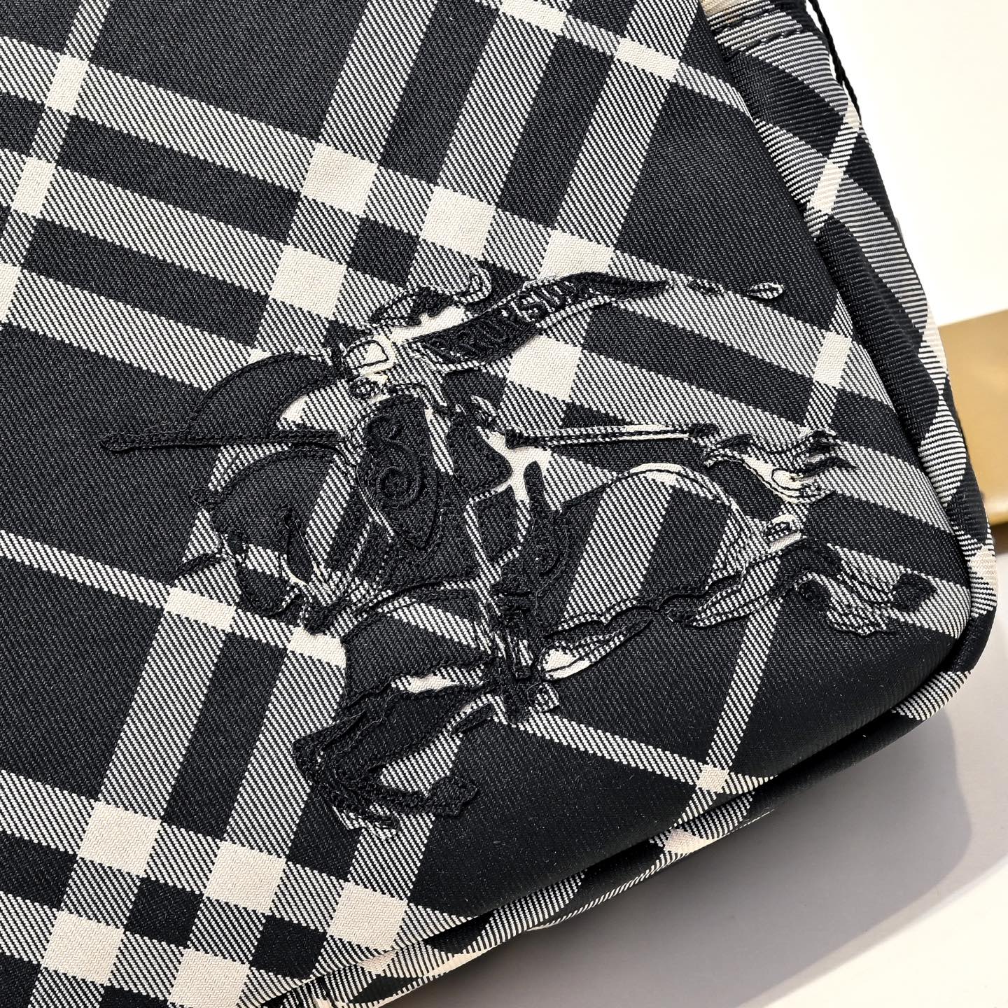 B design women handbag