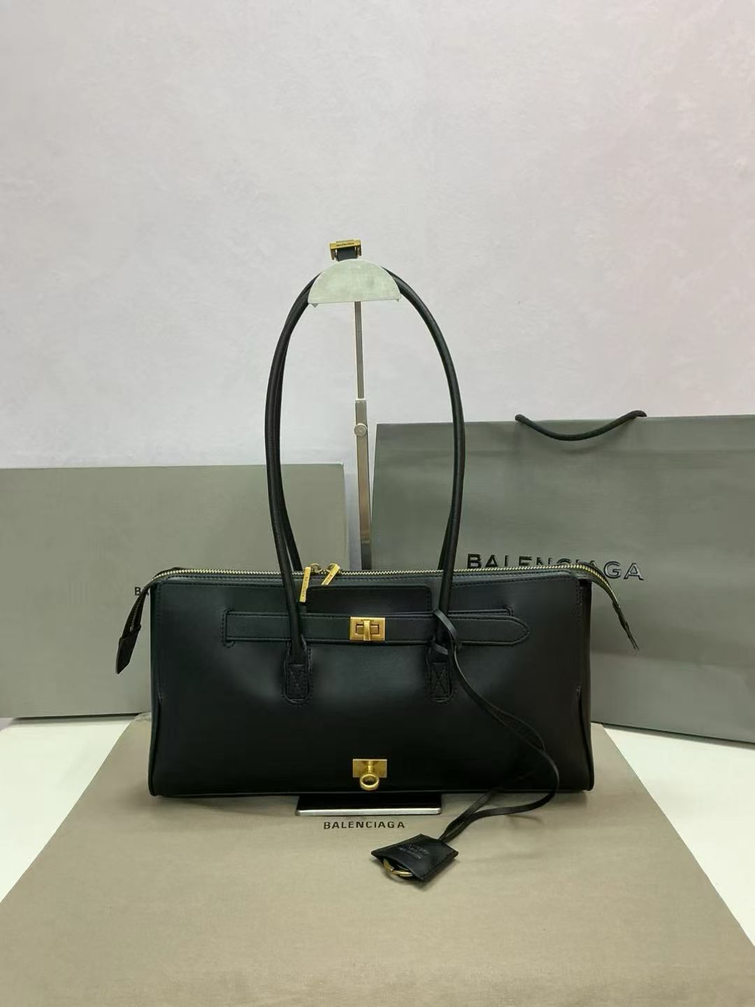 B design women handbag