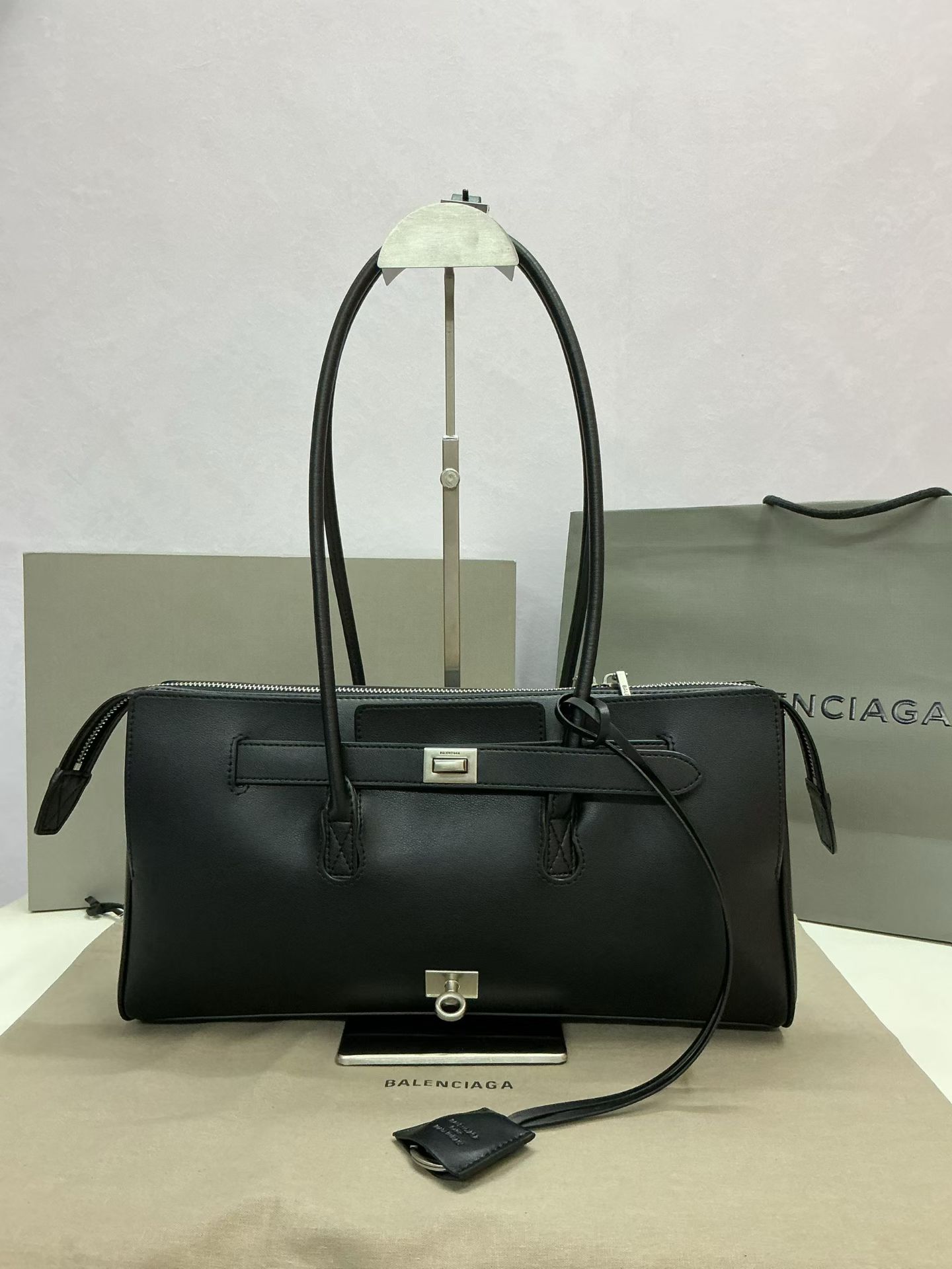 B design women handbag