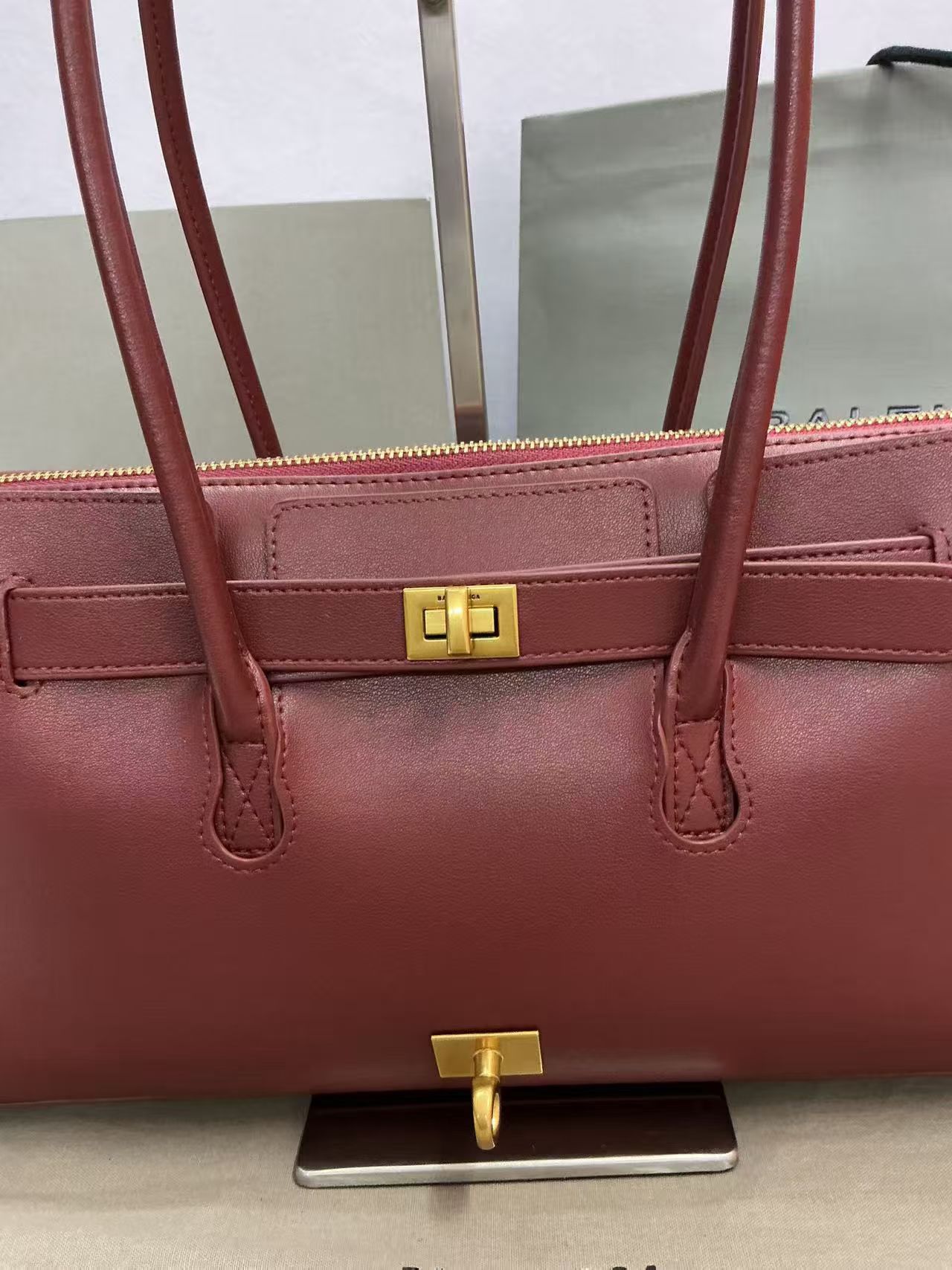 B design women handbag