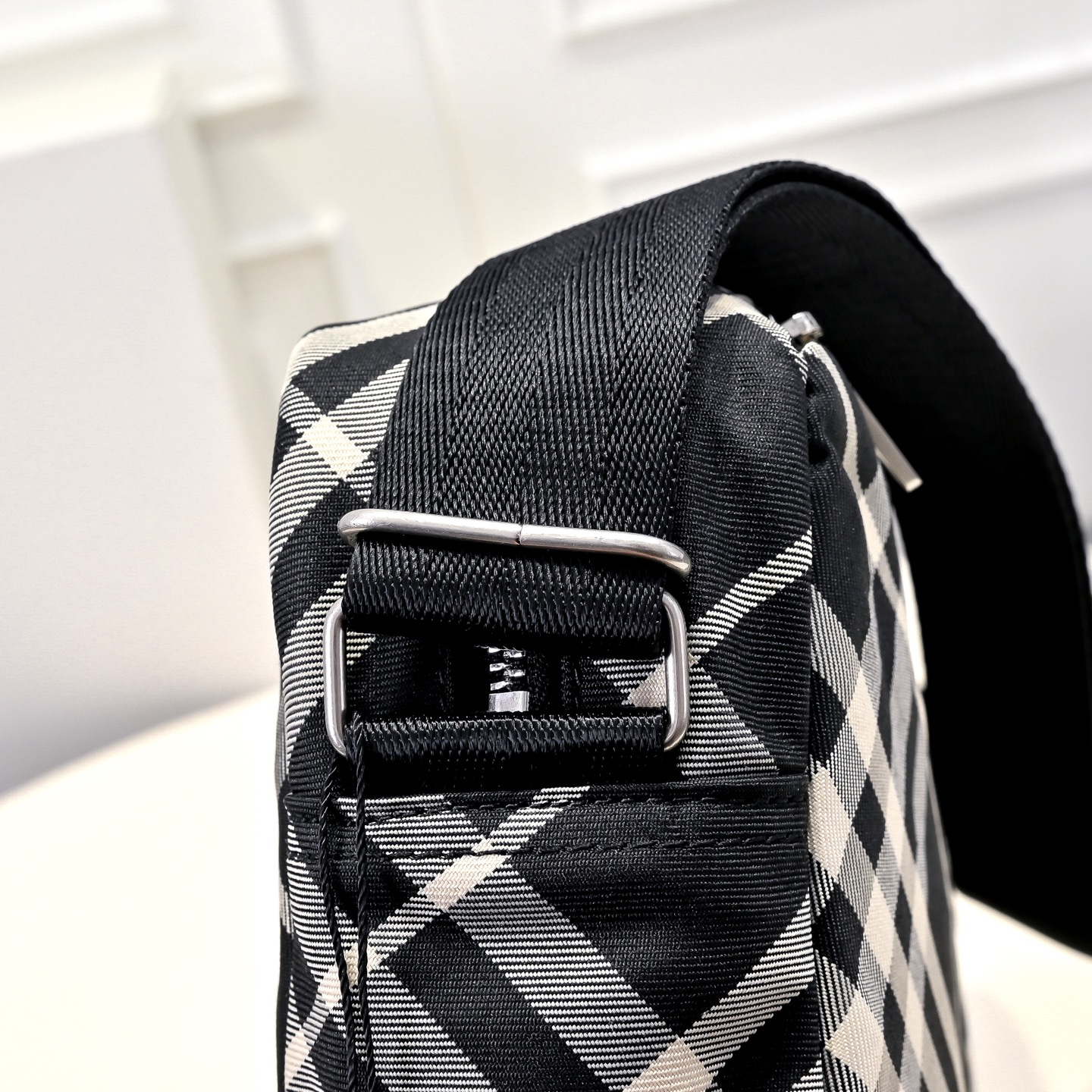 B design women handbag