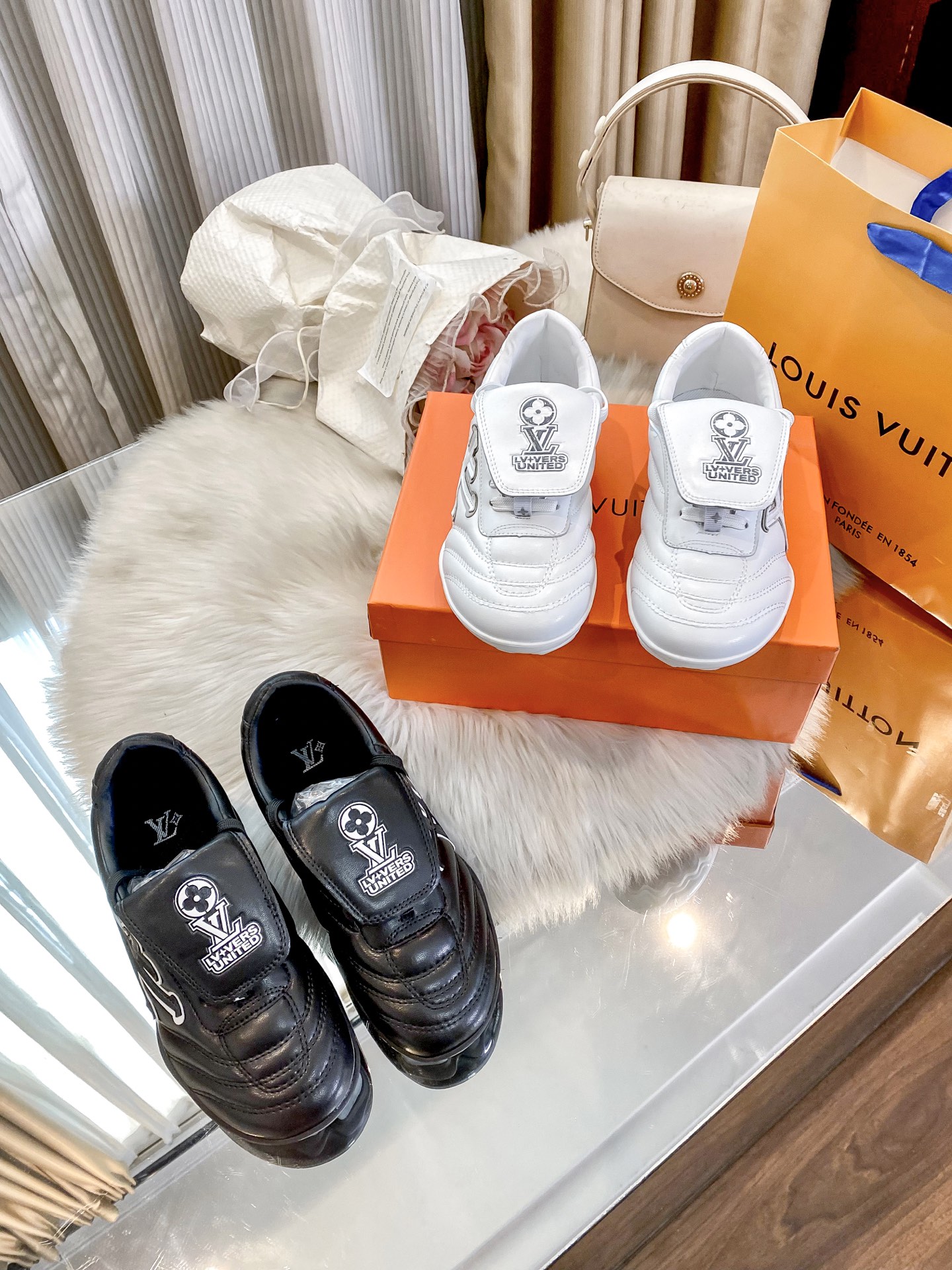 L design casual sneakers