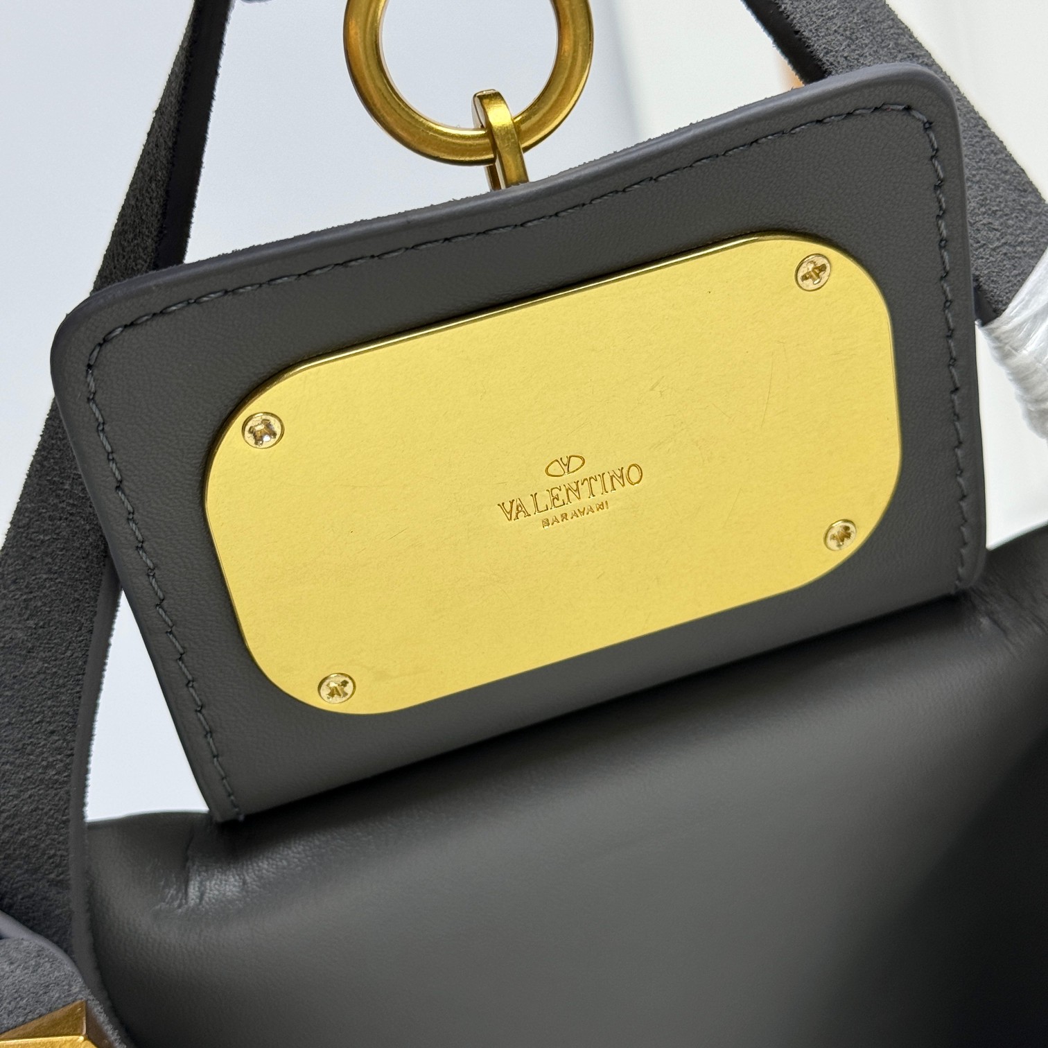 V design women handbag