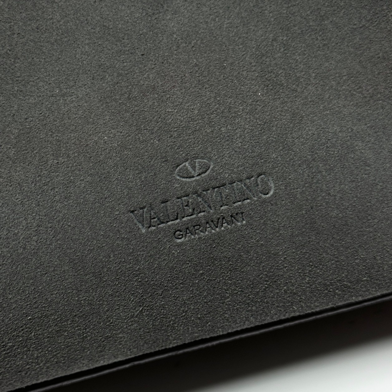 V design women handbag